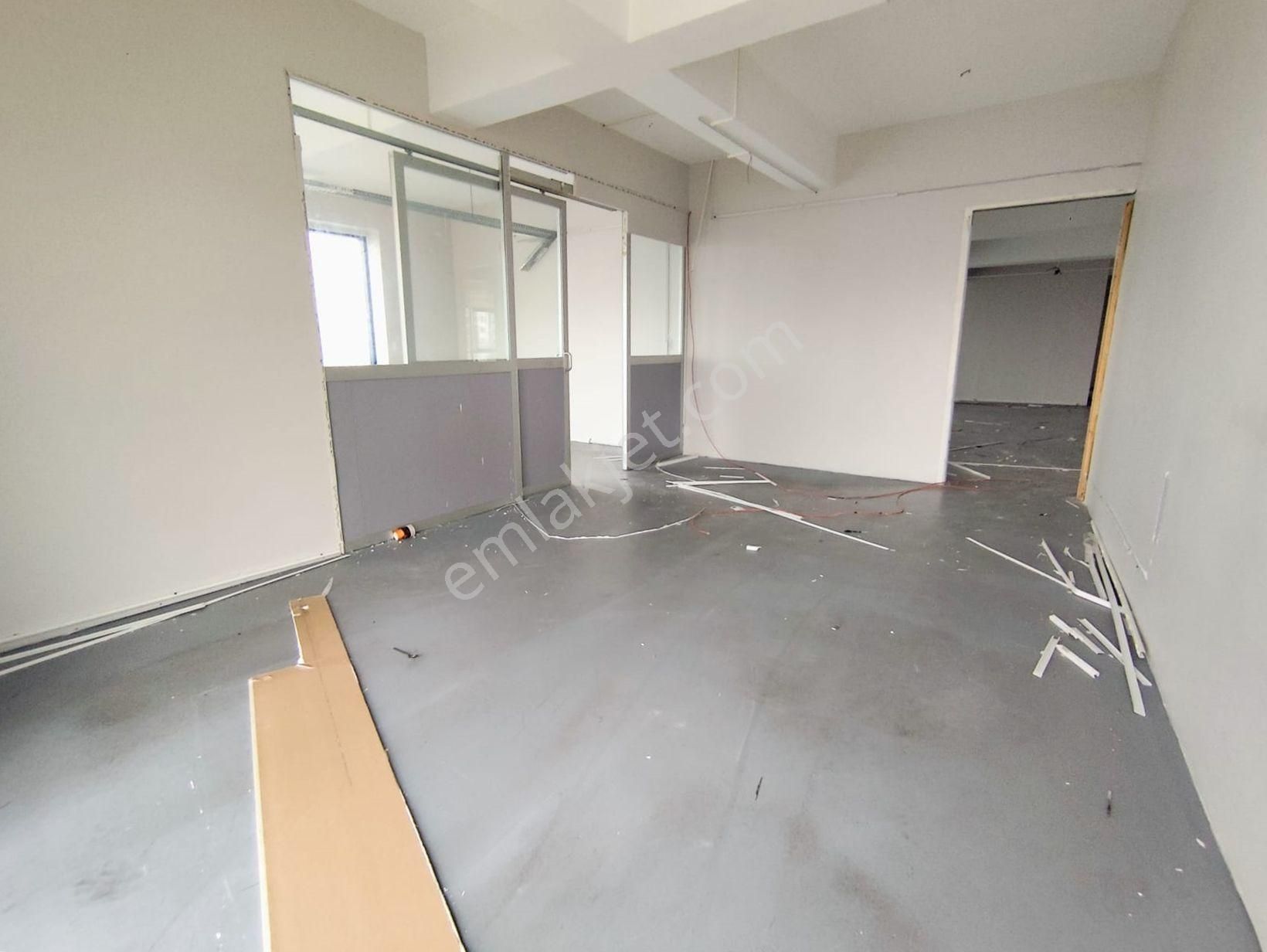 Mertcan Dan E5' Paralel 450m2 Kullanıma Hazır Kiralık İş Yeri - Görsel 31