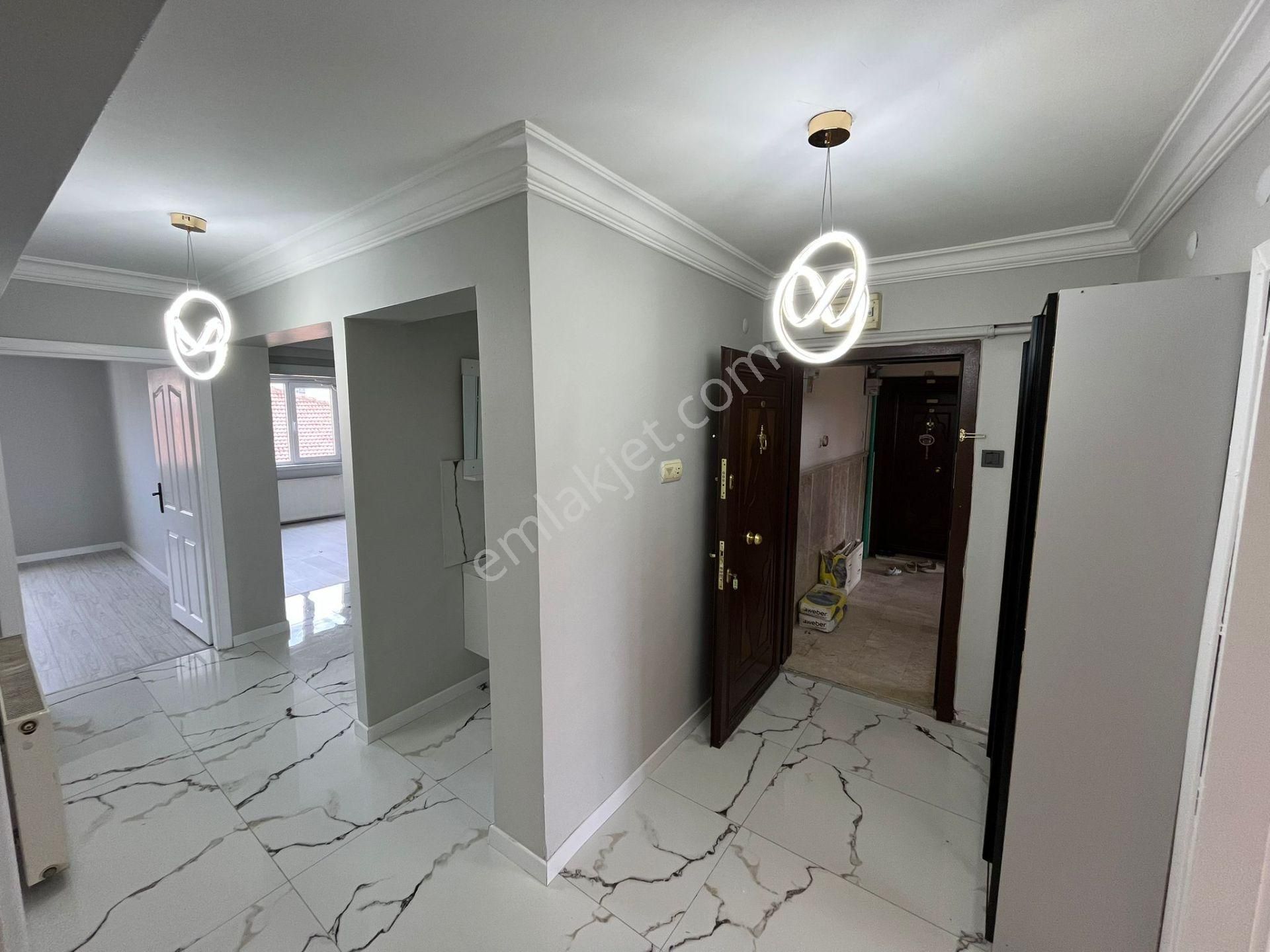 Bilgen Vatan'dan Bademlik'te Dutluk Metro Yakını 1. Kat Ön Cephe 3+1 Megalüks Yapılı Satılık Daire - Görsel 14