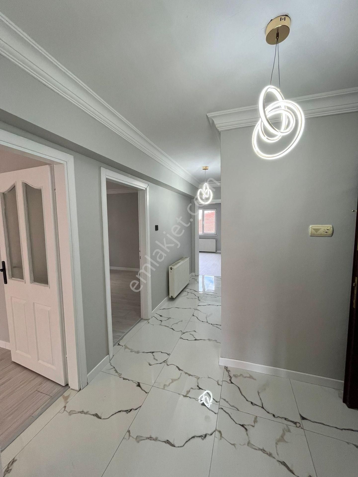 Bilgen Vatan'dan Bademlik'te Dutluk Metro Yakını 1. Kat Ön Cephe 3+1 Megalüks Yapılı Satılık Daire - Görsel 7