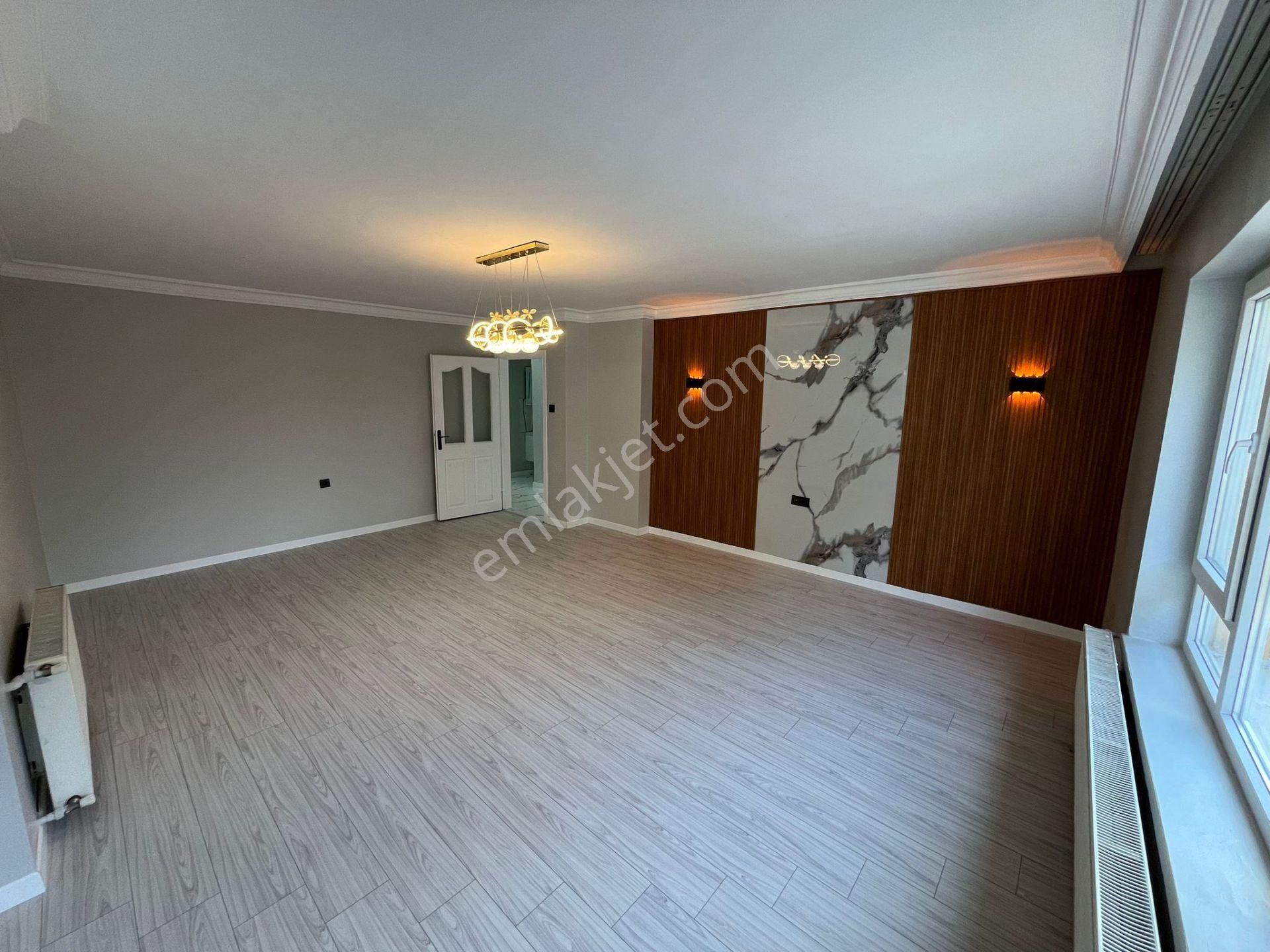 Bilgen Vatan'dan Bademlik'te Dutluk Metro Yakını 1. Kat Ön Cephe 3+1 Megalüks Yapılı Satılık Daire