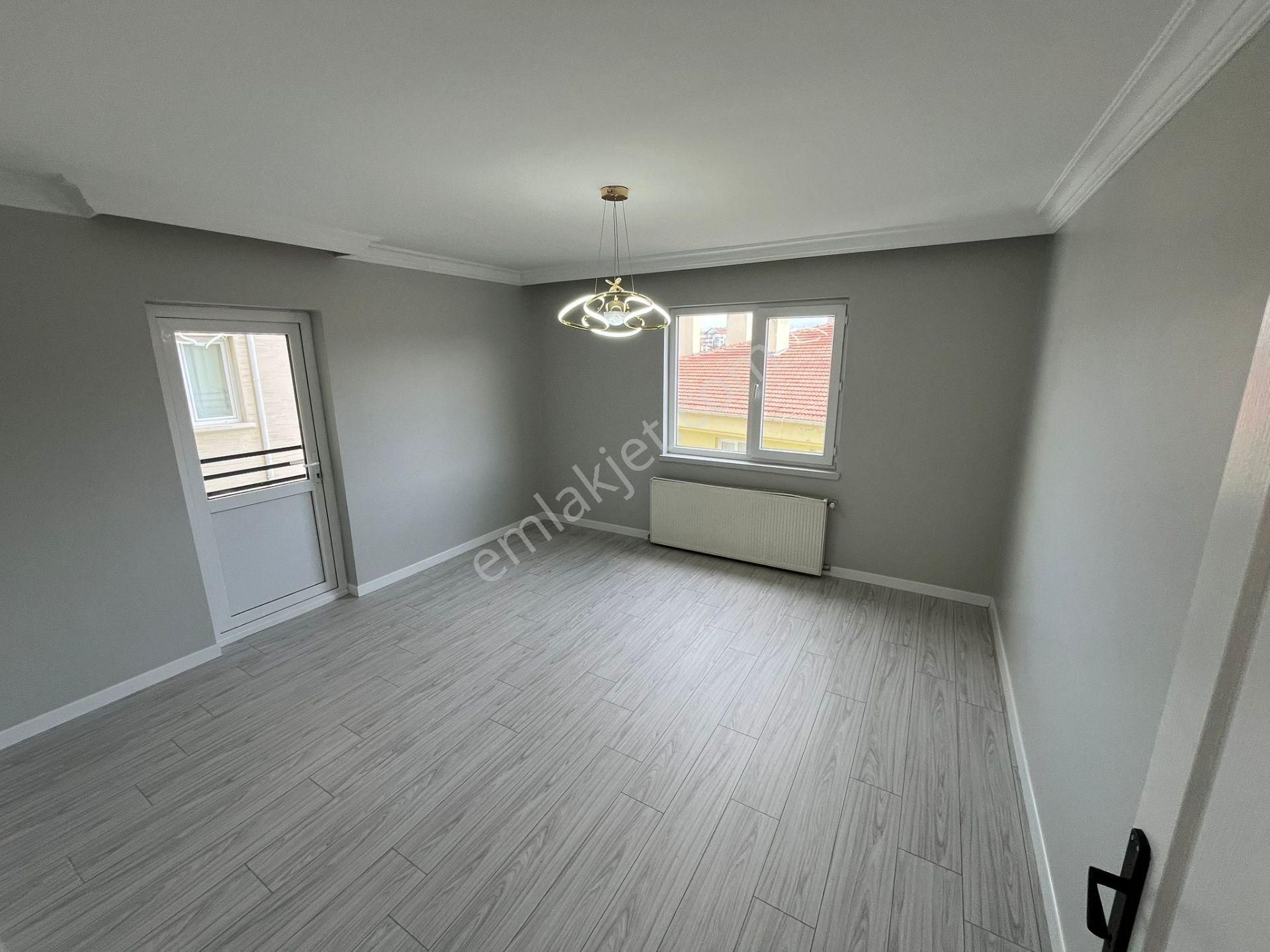 Bilgen Vatan'dan Bademlik'te Dutluk Metro Yakını 1. Kat Ön Cephe 3+1 Megalüks Yapılı Satılık Daire - Görsel 11