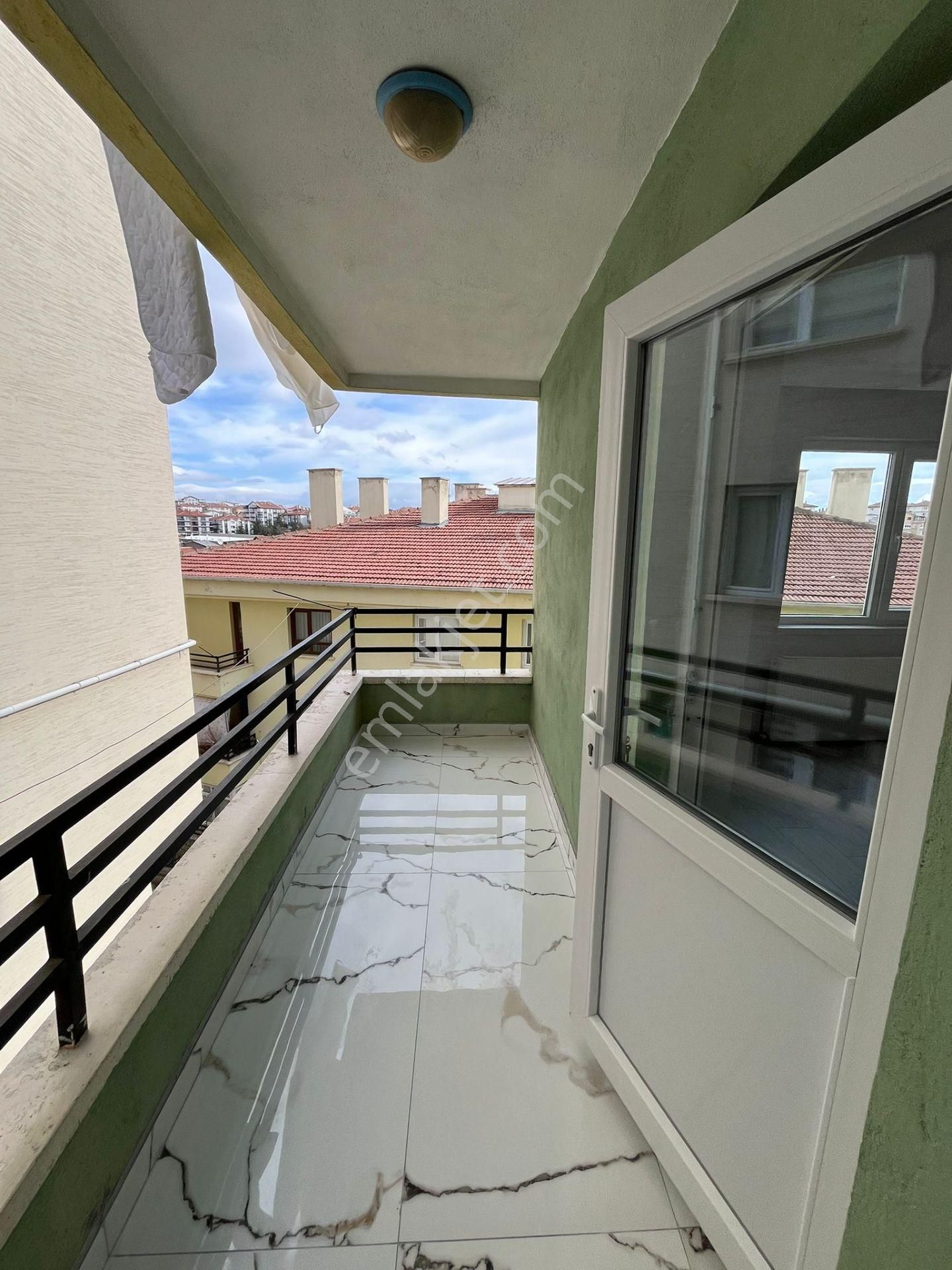 Bilgen Vatan'dan Bademlik'te Dutluk Metro Yakını 1. Kat Ön Cephe 3+1 Megalüks Yapılı Satılık Daire - Görsel 10