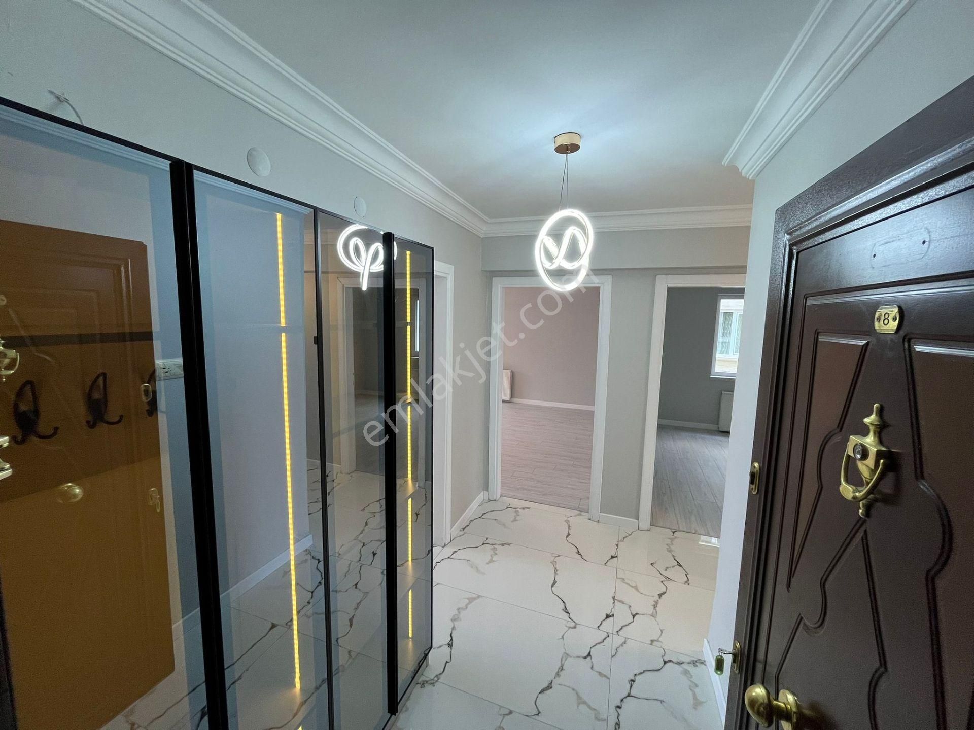 Bilgen Vatan'dan Bademlik'te Dutluk Metro Yakını 1. Kat Ön Cephe 3+1 Megalüks Yapılı Satılık Daire - Görsel 15