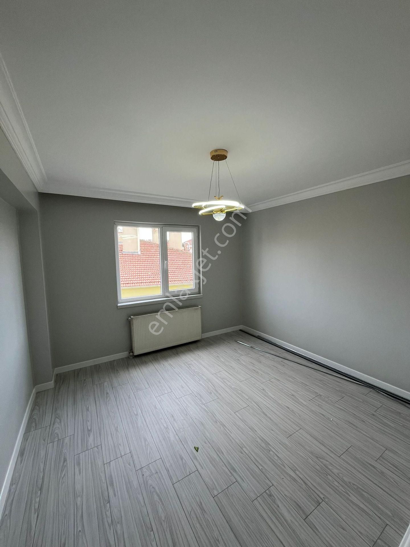 Bilgen Vatan'dan Bademlik'te Dutluk Metro Yakını 1. Kat Ön Cephe 3+1 Megalüks Yapılı Satılık Daire - Görsel 9