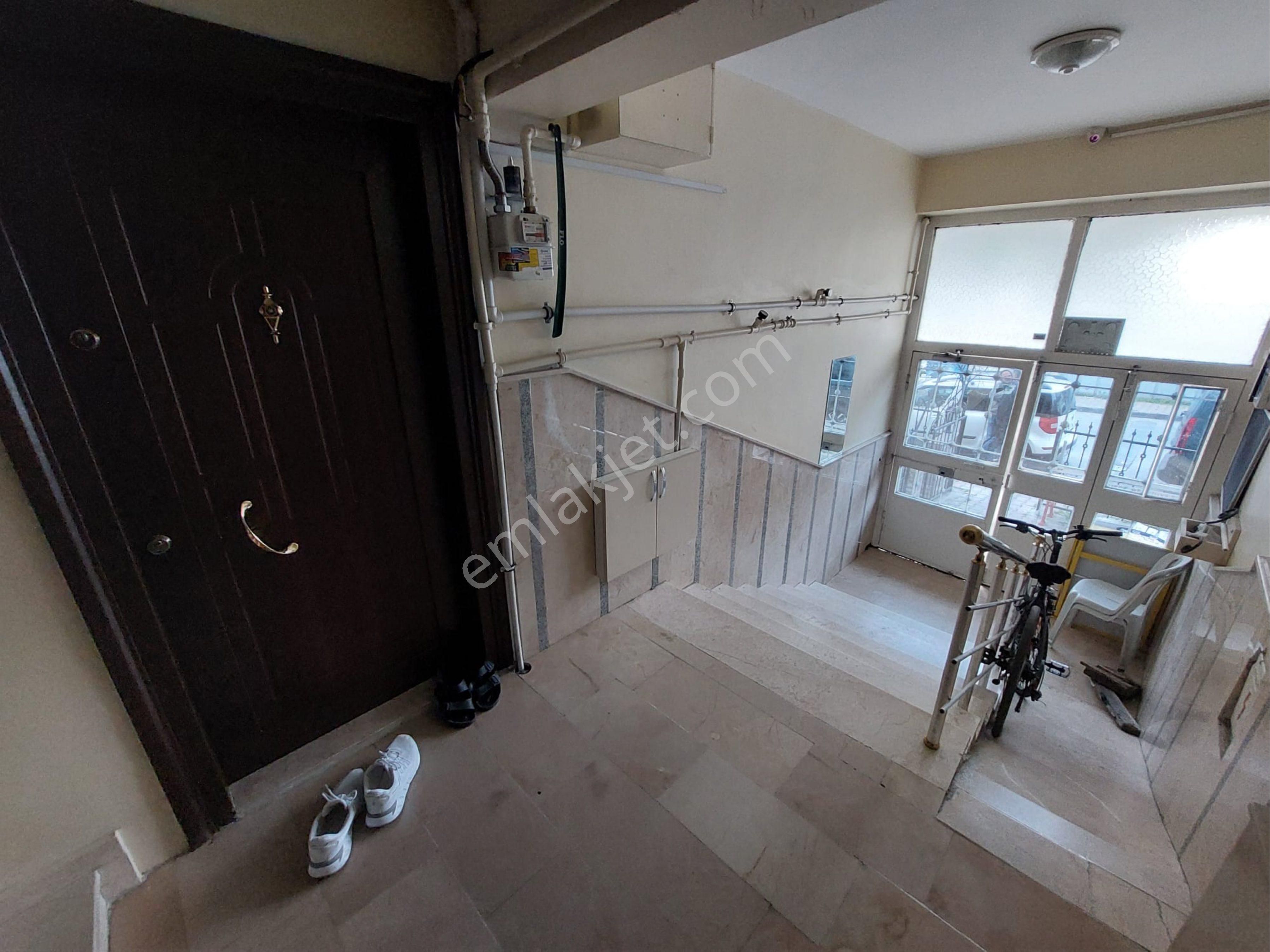 İmren Gayrimenkulden Satılık 2+1 80 M2 Ön Cephe Yüksek Giriş Sefaköy Merkezde - Görsel 23