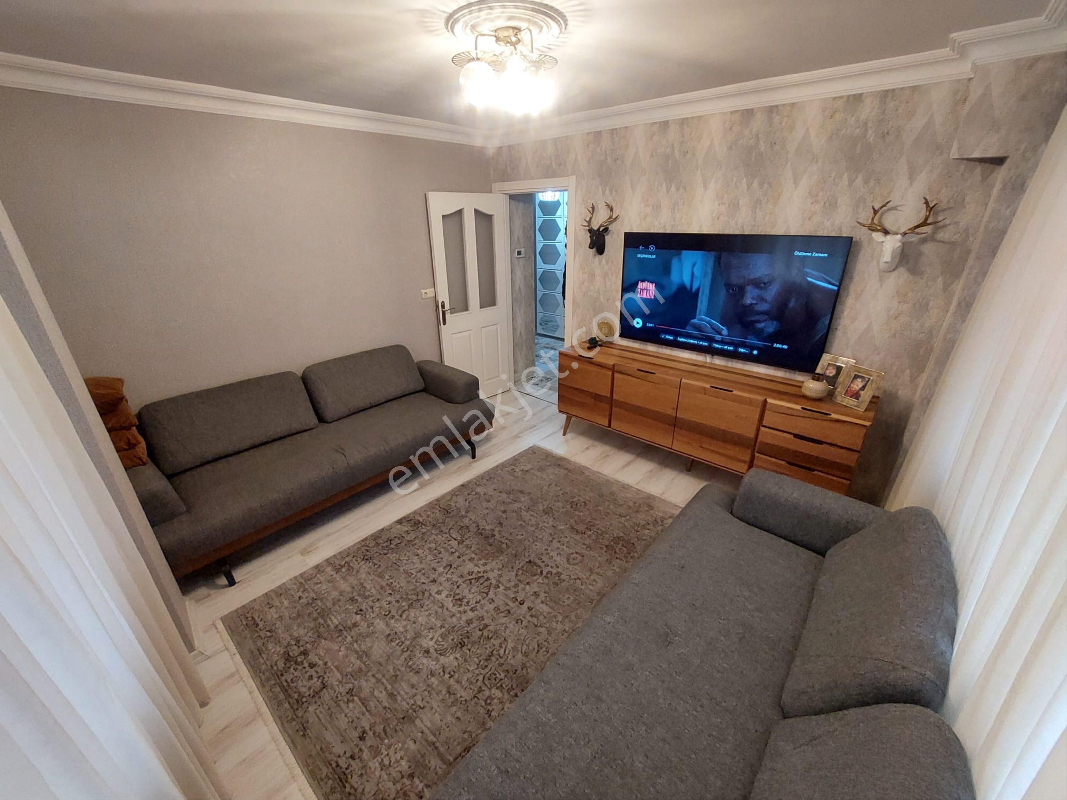 İmren Gayrimenkulden Satılık 2+1 80 M2 Ön Cephe Yüksek Giriş Sefaköy Merkezde - Görsel 3