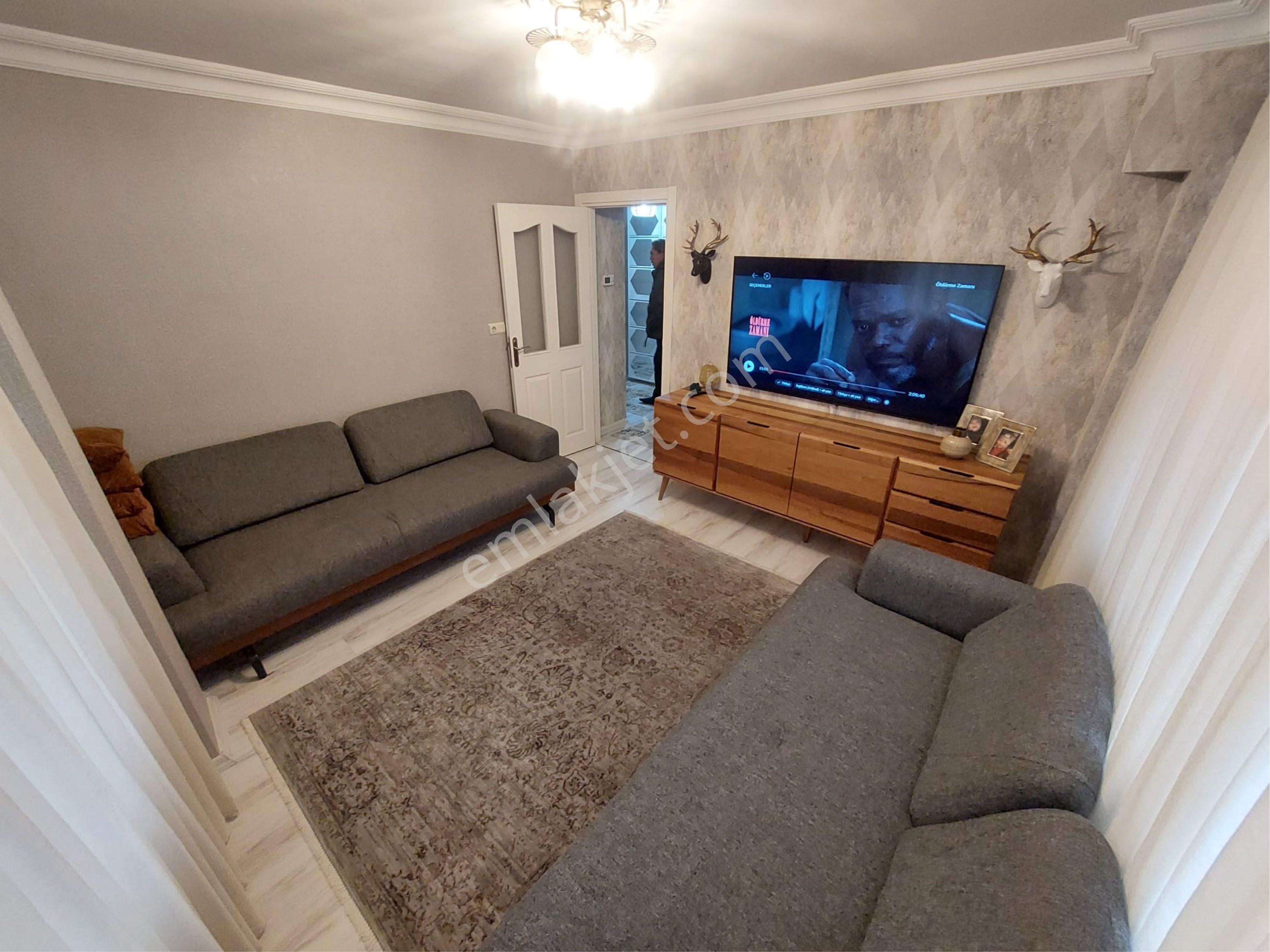 İmren Gayrimenkulden Satılık 2+1 80 M2 Ön Cephe Yüksek Giriş Sefaköy Merkezde