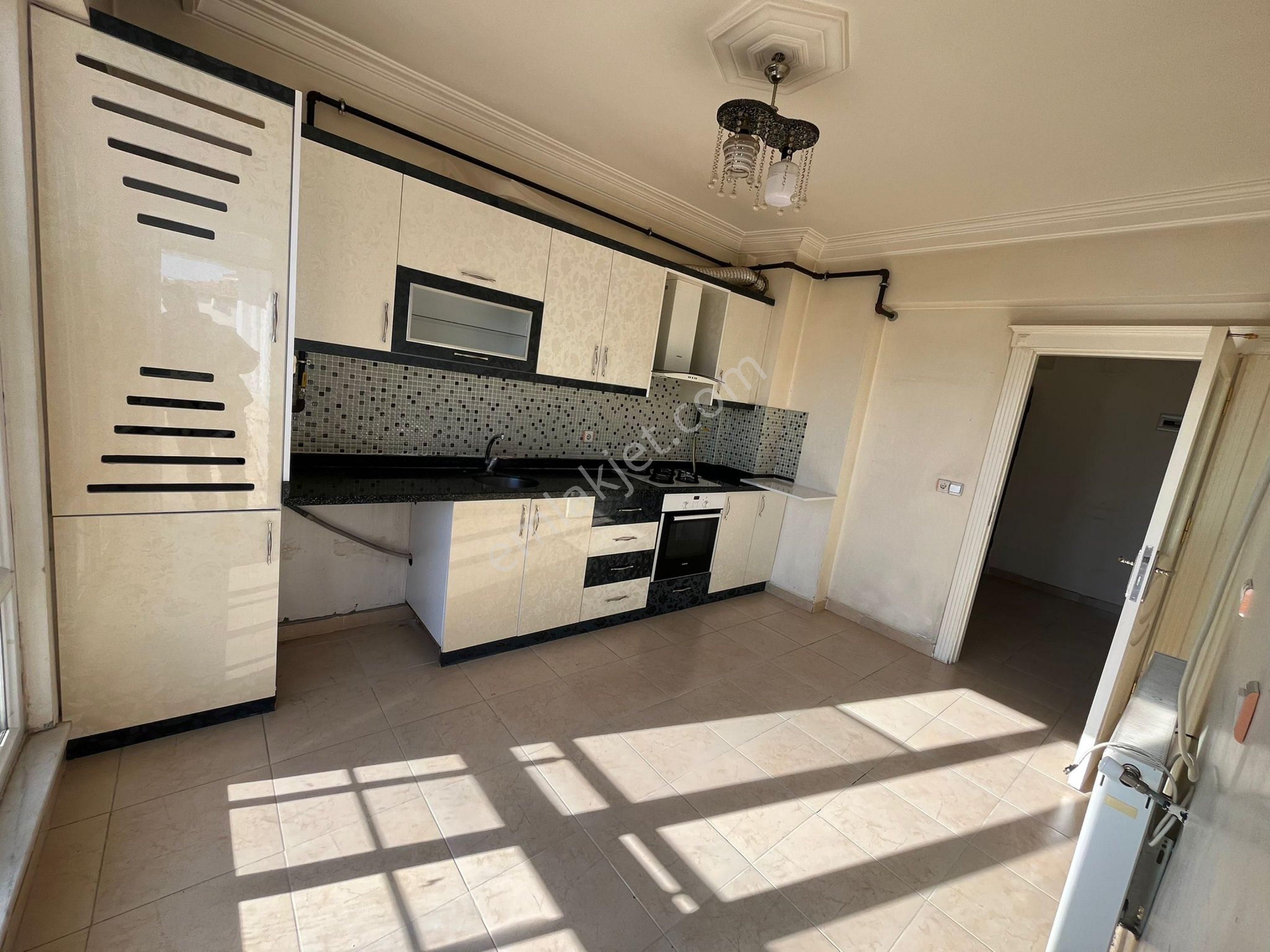 Bülbülzade Nehir Düğün Salonu Civarı Ulaşıma Sıfır Acil Satılık 3+1 - Görsel 2