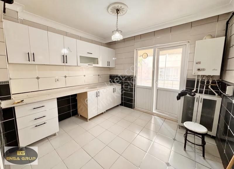 Çambaşı Cd Üzeri Kat Konumlu Geniş M2 Acil Satılık 3+1