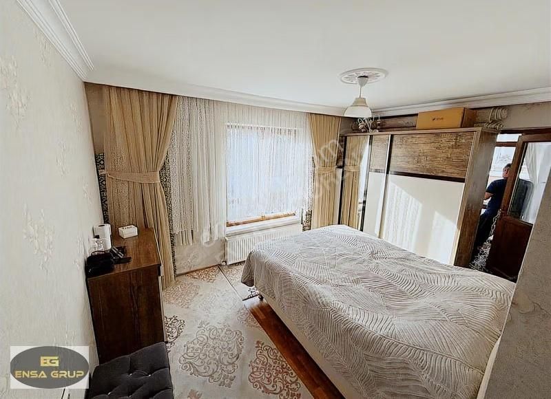 Kuşcağız Muhtarlık Yakını 4.kat Konumunda Çift Balkon Kök Tapu! - Görsel 3