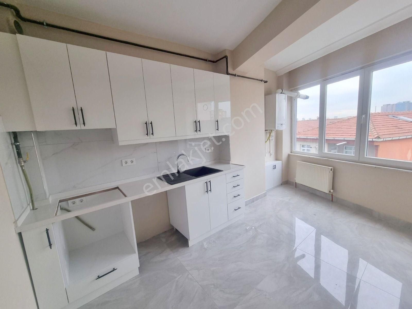 Tarabyaüstü Cumhuriyette Komple Yeni Binada 2+1 Kiralık Daire - Görsel 23