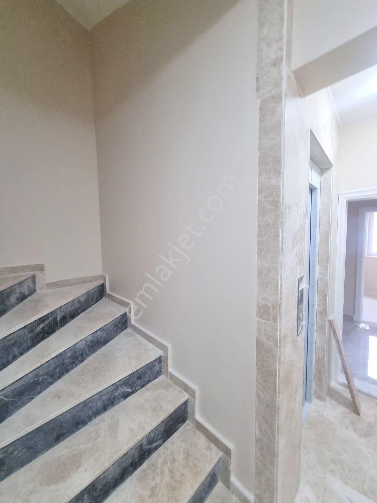 Tarabyaüstü Cumhuriyette Komple Yeni Binada 2+1 Kiralık Daire - Görsel 16