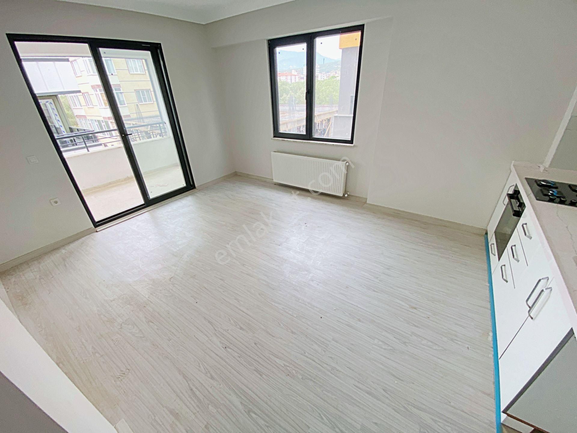 🌀gültaş Emlaktan Kadıköyde Satılık 2+1 Açık Mutfaklı Kapalı Otoparklı Asansörlü Daire - Görsel 17