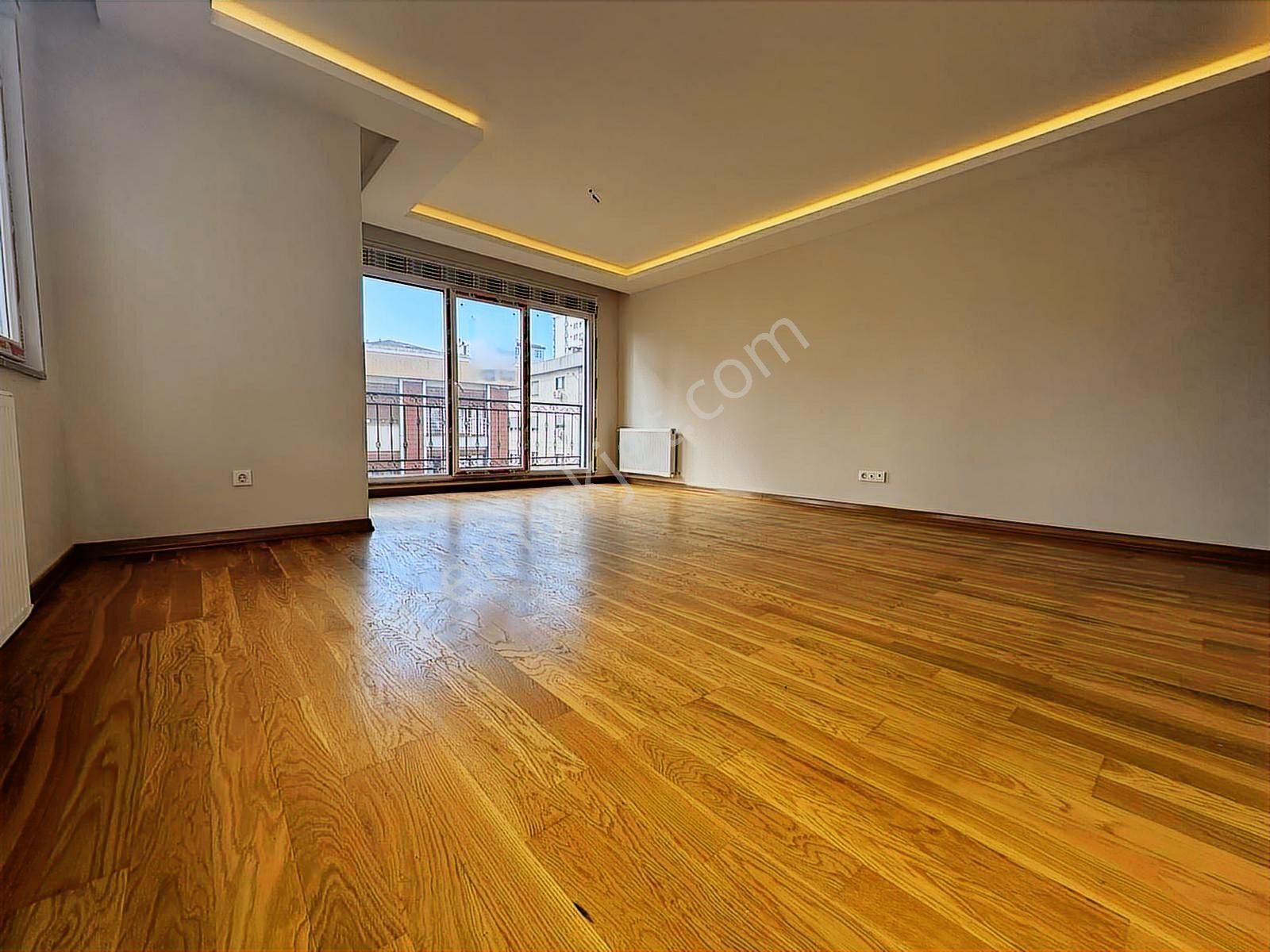 Suadiye'de 3+1 Net 108m2 Ebv Banyolu Çift Balkonlu Fırsat - Görsel 8