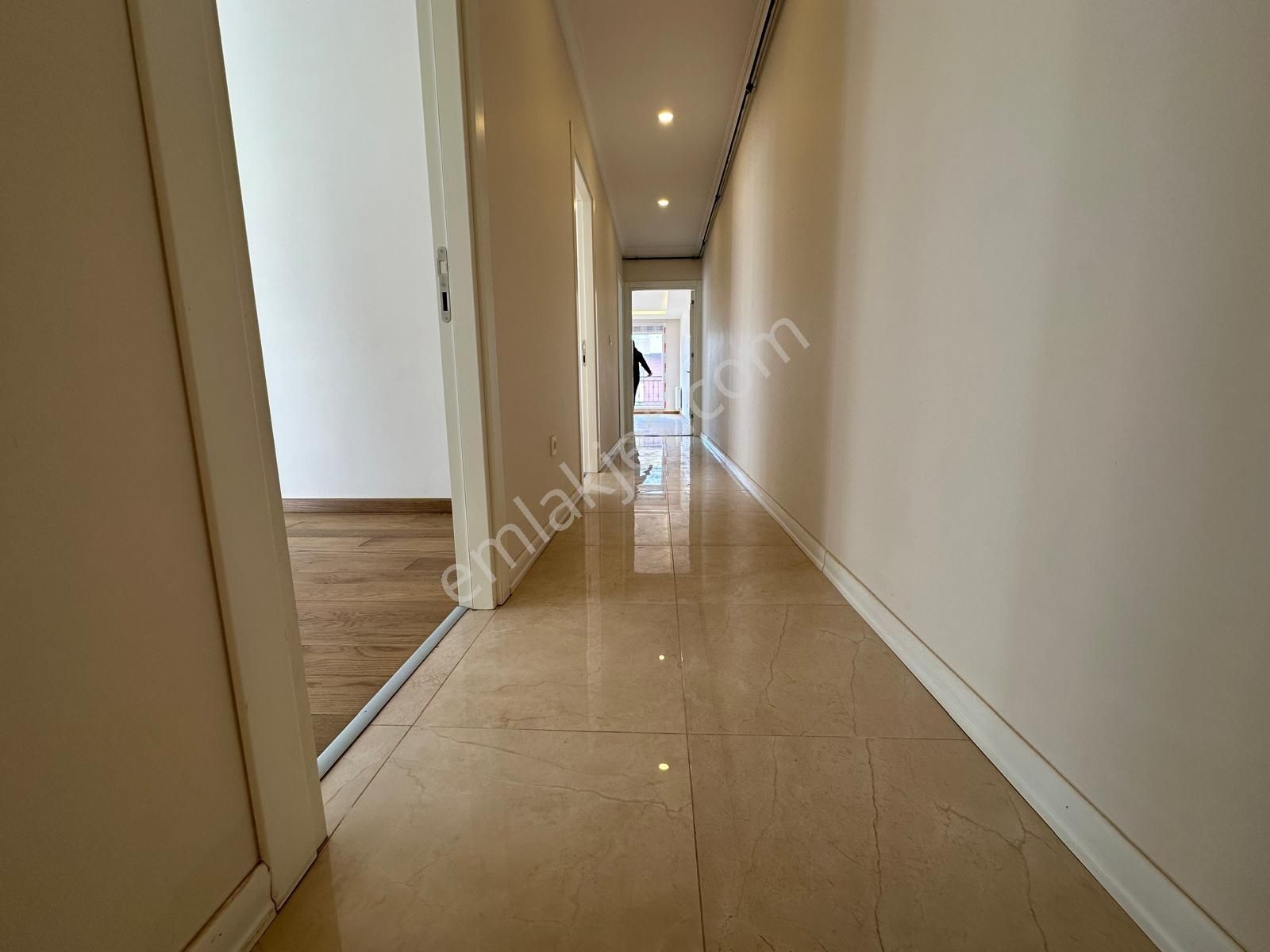 Suadiye'de 3+1 Net 108m2 Ebv Banyolu Çift Balkonlu Fırsat - Görsel 26