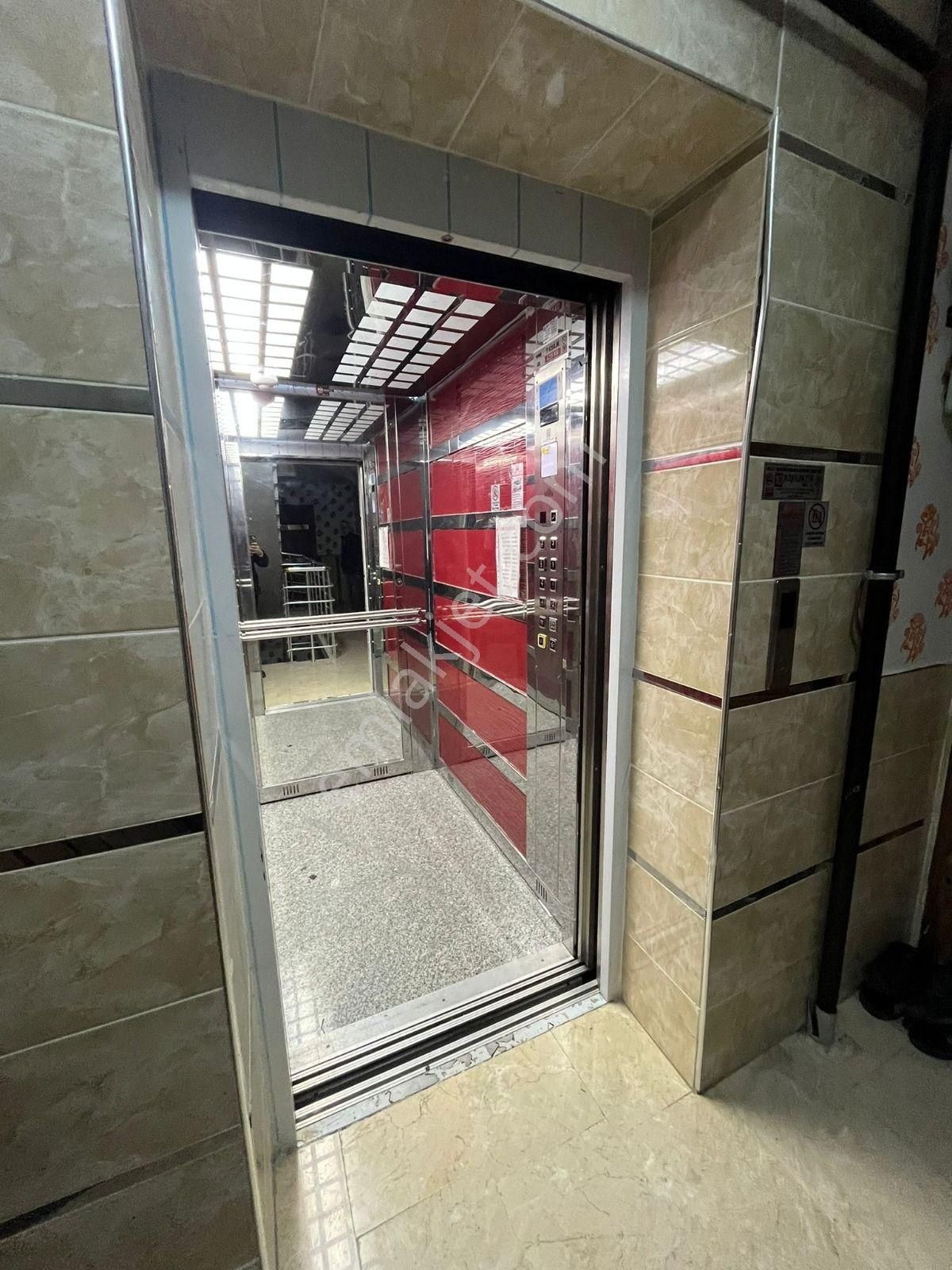 Bilgen Vatan'dan Bademlik'te Cadde Üzeri 1. Kat Ön Cephe Asansörlü Lüks Yapılı Masrafsız 3+1 - Görsel 5