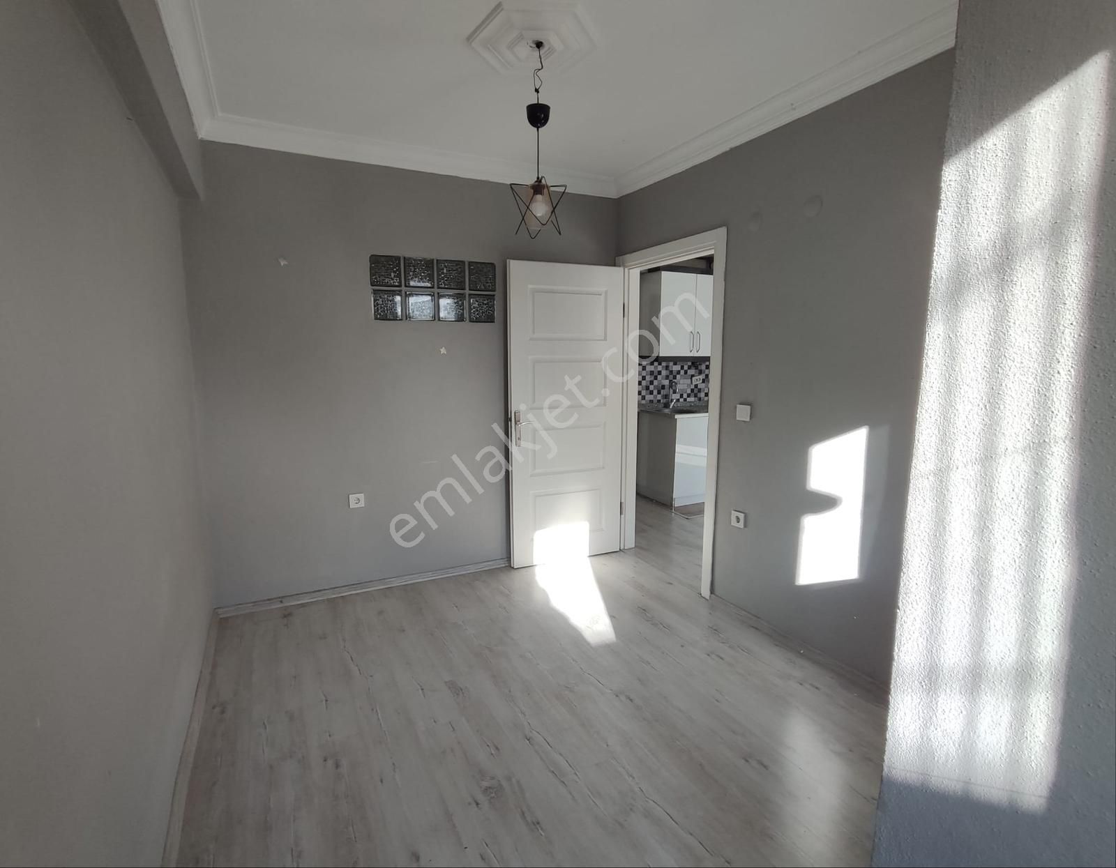 Buca Kozağaçta Merkezi Konumda Doğalgazlı 2+1 Kiralık - Görsel 6