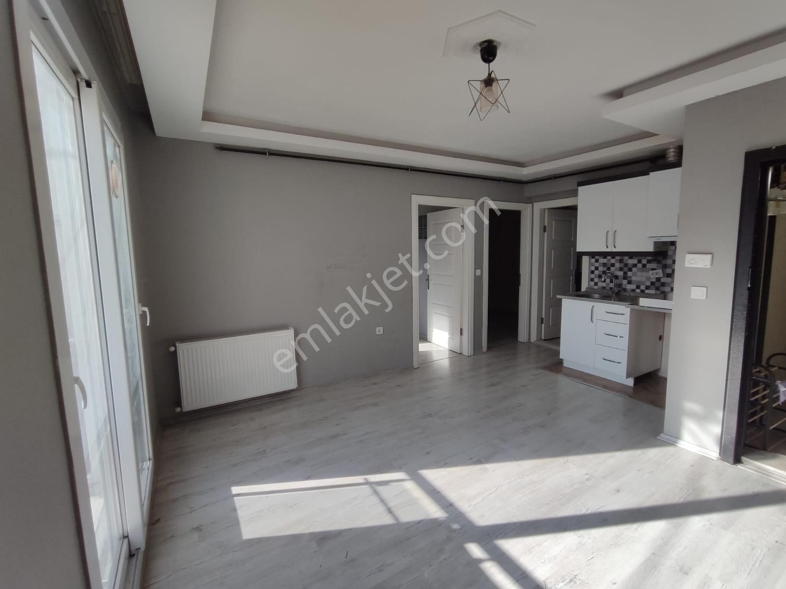 Buca Kozağaçta Merkezi Konumda Doğalgazlı 2+1 Kiralık