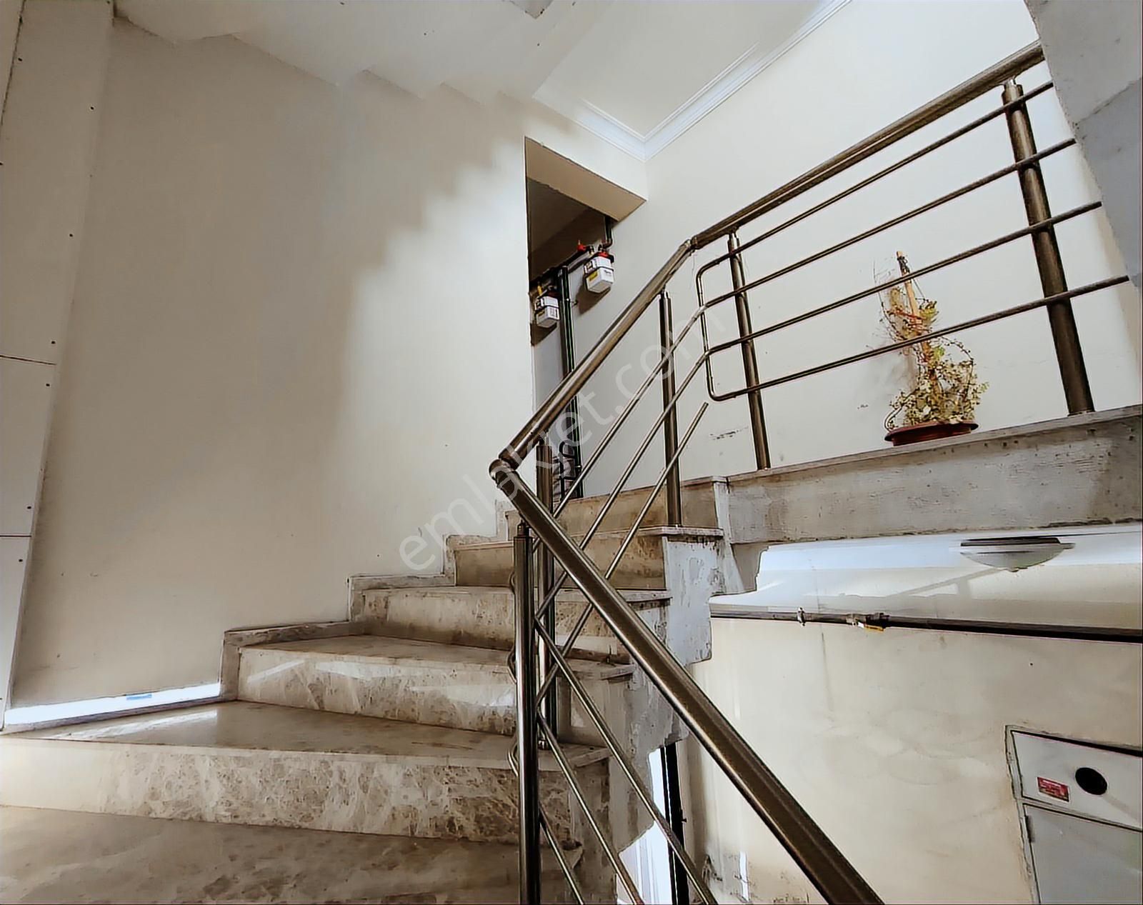 Buca Kozağaçta Merkezi Konumda Doğalgazlı 2+1 Kiralık - Görsel 8