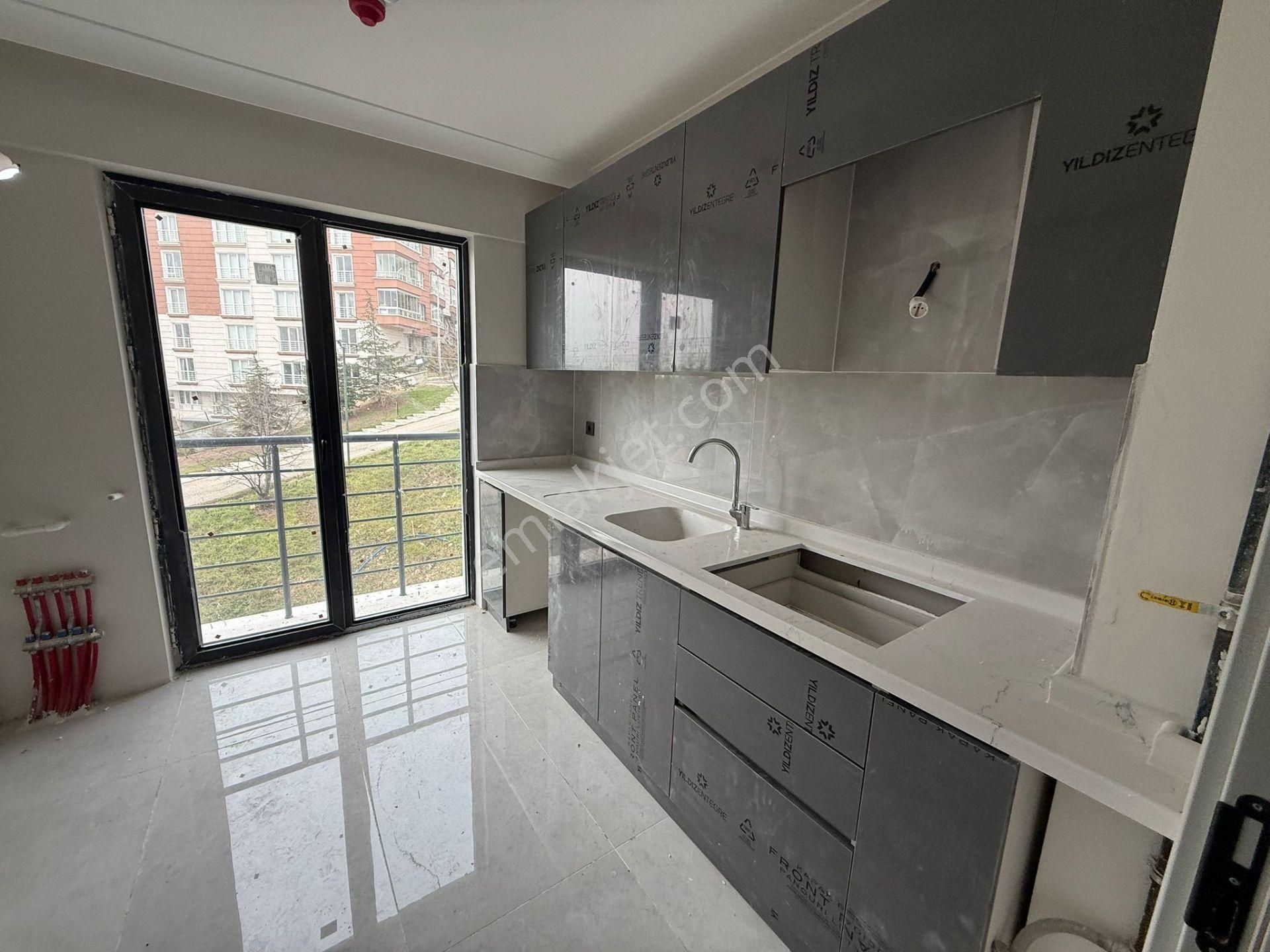 Bilgen Vatan'dan Bağlarbaşı'nda Kapalı Otoparklı Site İçerisinde 3 Asansörlü 2+1 Sıfır Daire - Görsel 7