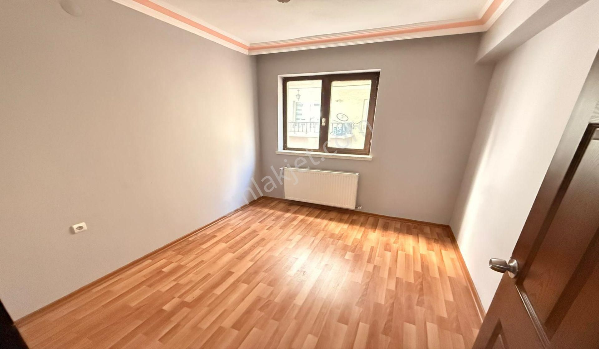 Ufuktepe Cadde Yakını 3+1 Balkonlu Taşınmaya Hazır - Görsel 13