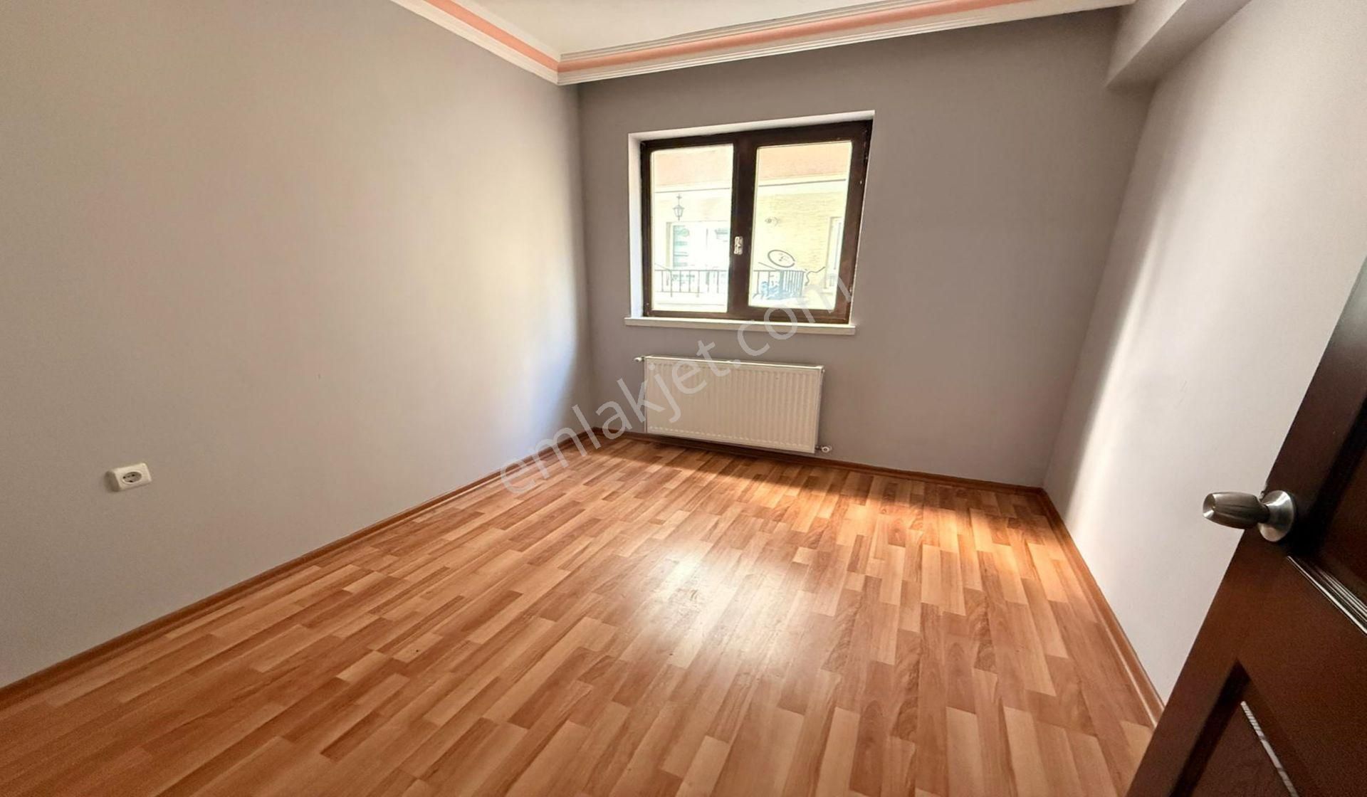 Ufuktepe Cadde Yakını 3+1 Balkonlu Taşınmaya Hazır - Görsel 12