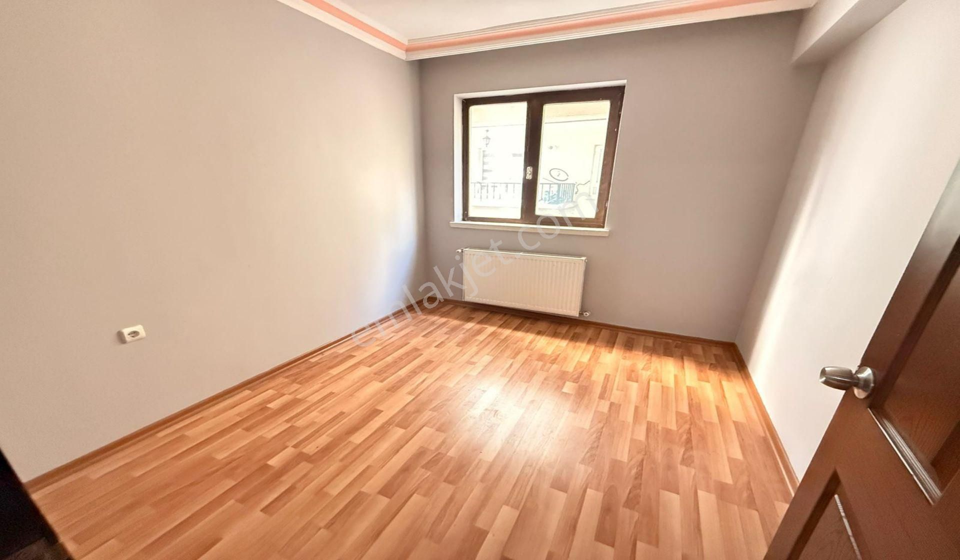 Ufuktepe Cadde Yakını 3+1 Balkonlu Taşınmaya Hazır - Görsel 14