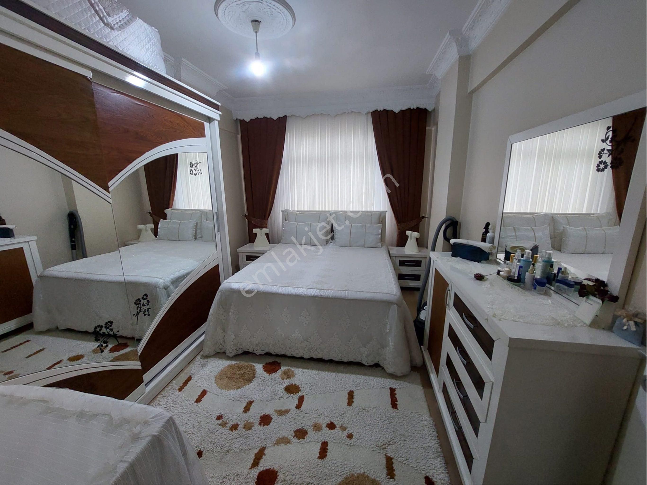İmren Gayrimenkulden Satılık 2+1 80m2 1.kat Sefaköy Merkezde Kemalpaşa Mh. - Görsel 12