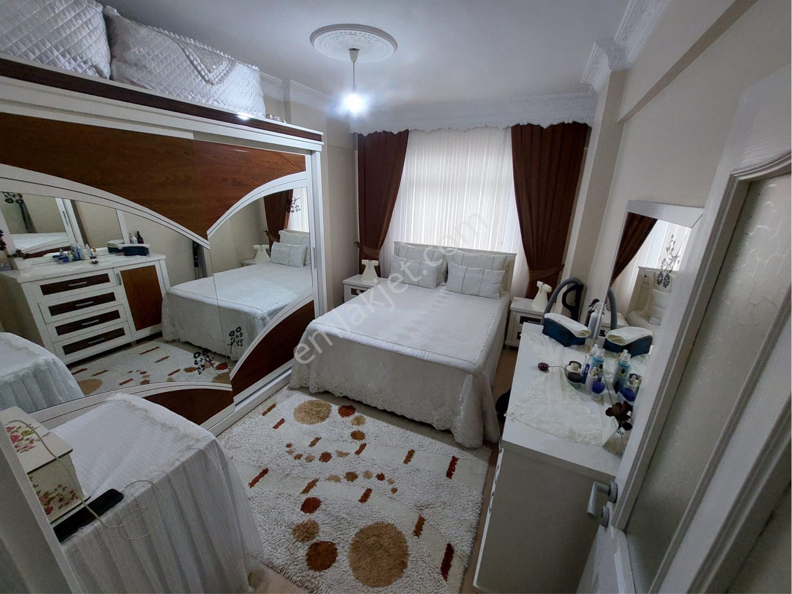 İmren Gayrimenkulden Satılık 2+1 80m2 1.kat Sefaköy Merkezde Kemalpaşa Mh. - Görsel 11