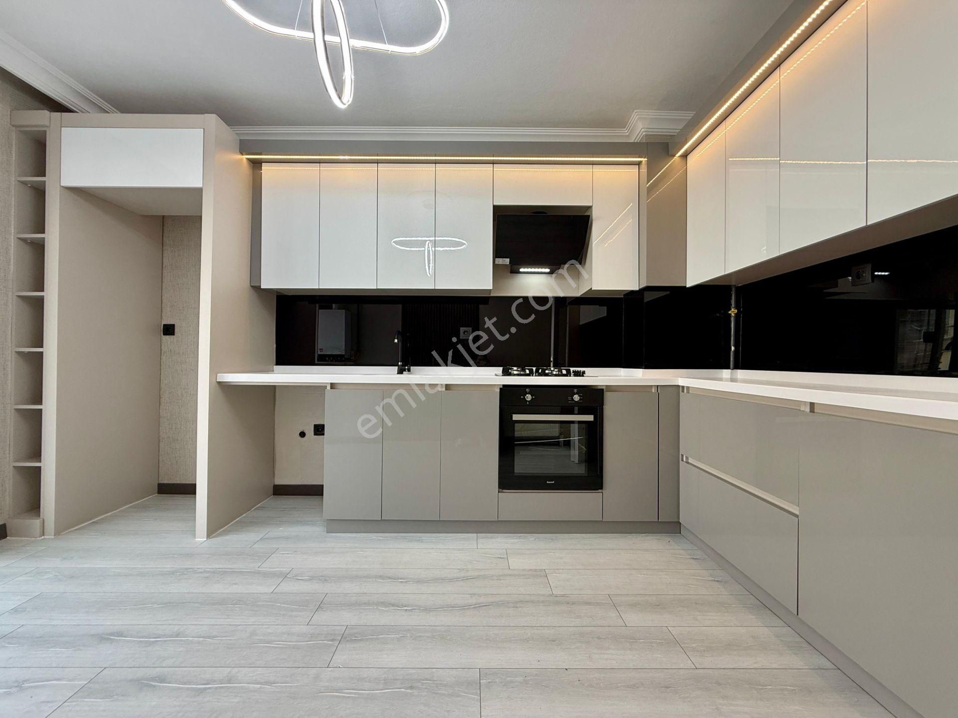 Kalecik Emlak'tan Fatih Mah. Güney C. Kilerli Ultra Geniş 3+1 Daire