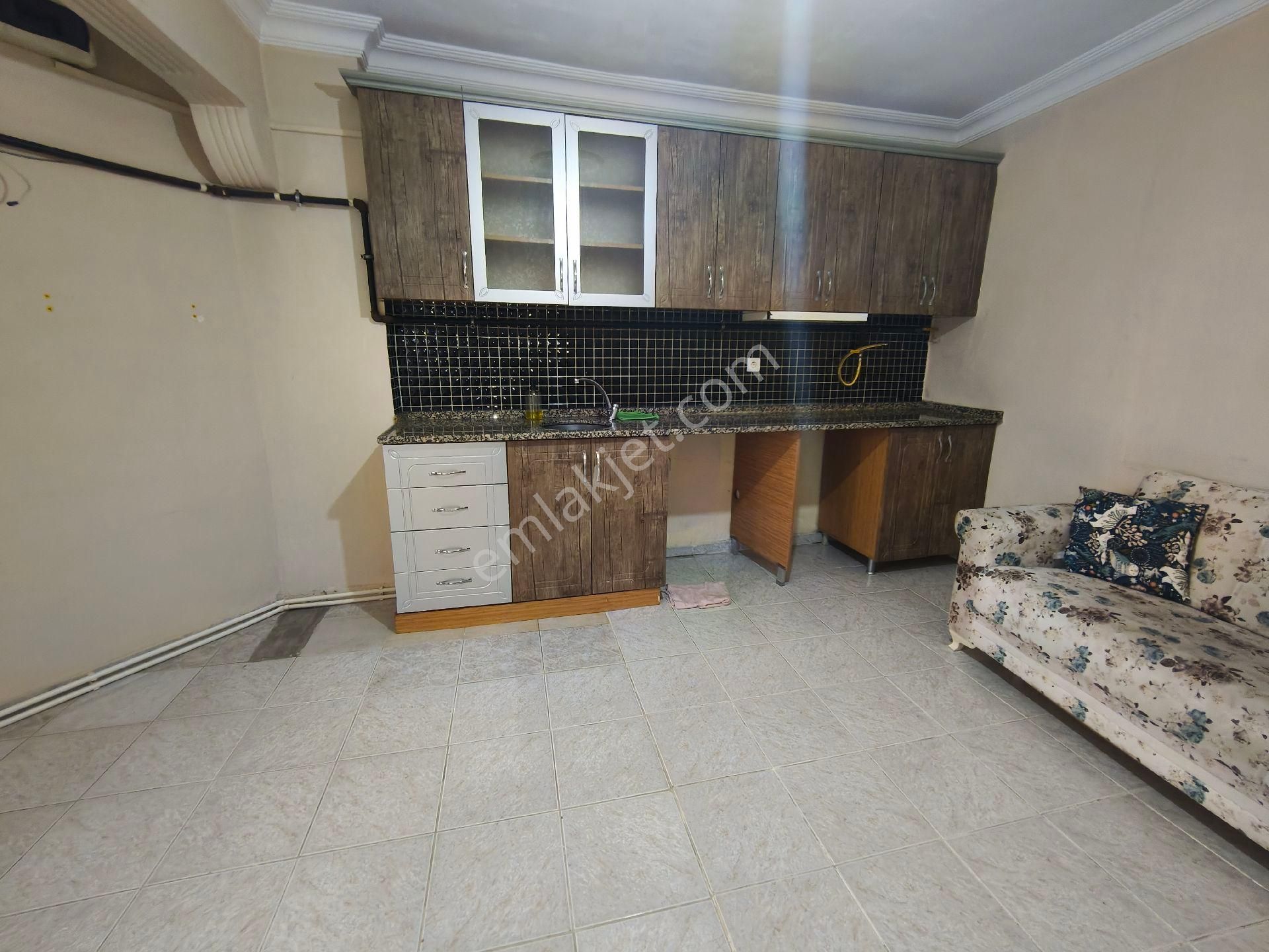 Güneyden Metroya 8 Dakika Yürüme 1+1.55m2 Y.giriş Daire - Görsel 3