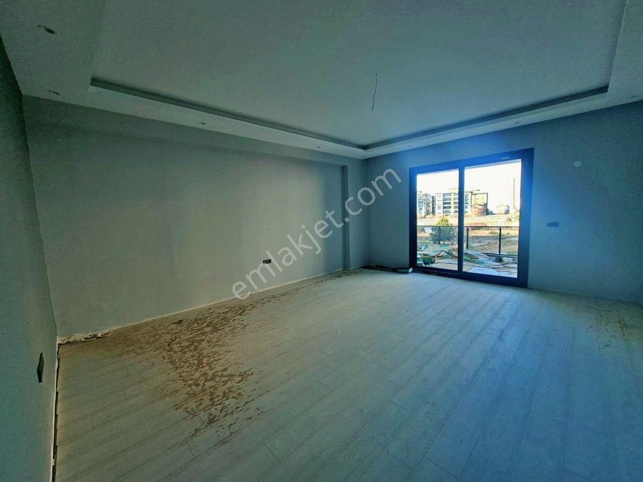 Uytundan Edremit Cennetayağında Cadde Üstünde Lüks 3+1 Daire - Görsel 8