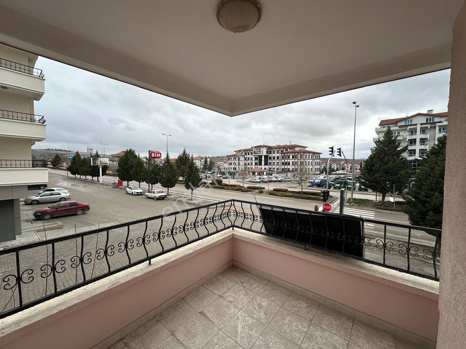 Alparslan Türkeş Blv.üzerinde Satılık 3+1 Daire - Görsel 5