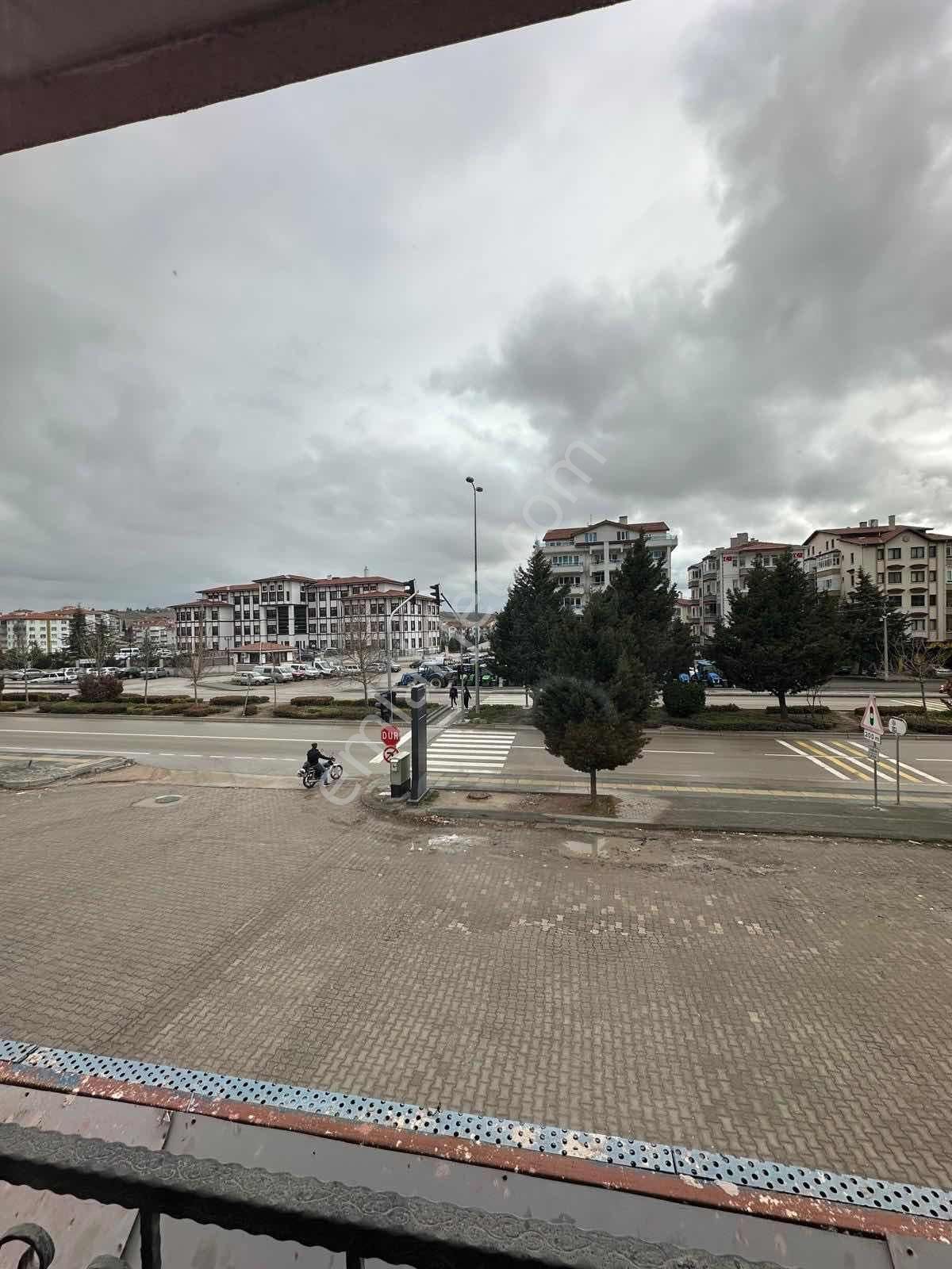 Alparslan Türkeş Blv.üzerinde Satılık 3+1 Daire - Görsel 28