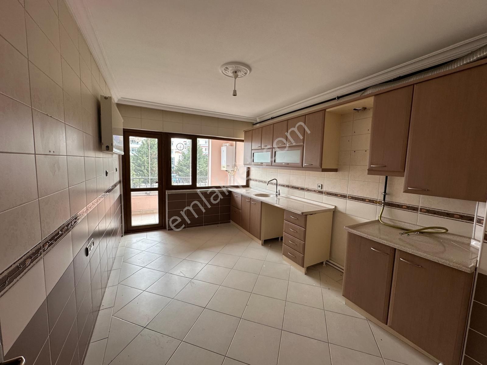 Alparslan Türkeş Blv.üzerinde Satılık 3+1 Daire - Görsel 22