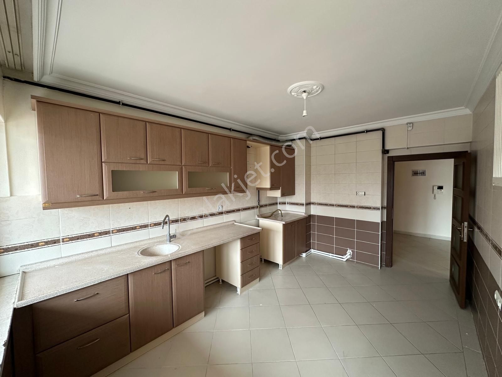 Alparslan Türkeş Blv.üzerinde Satılık 3+1 Daire - Görsel 30