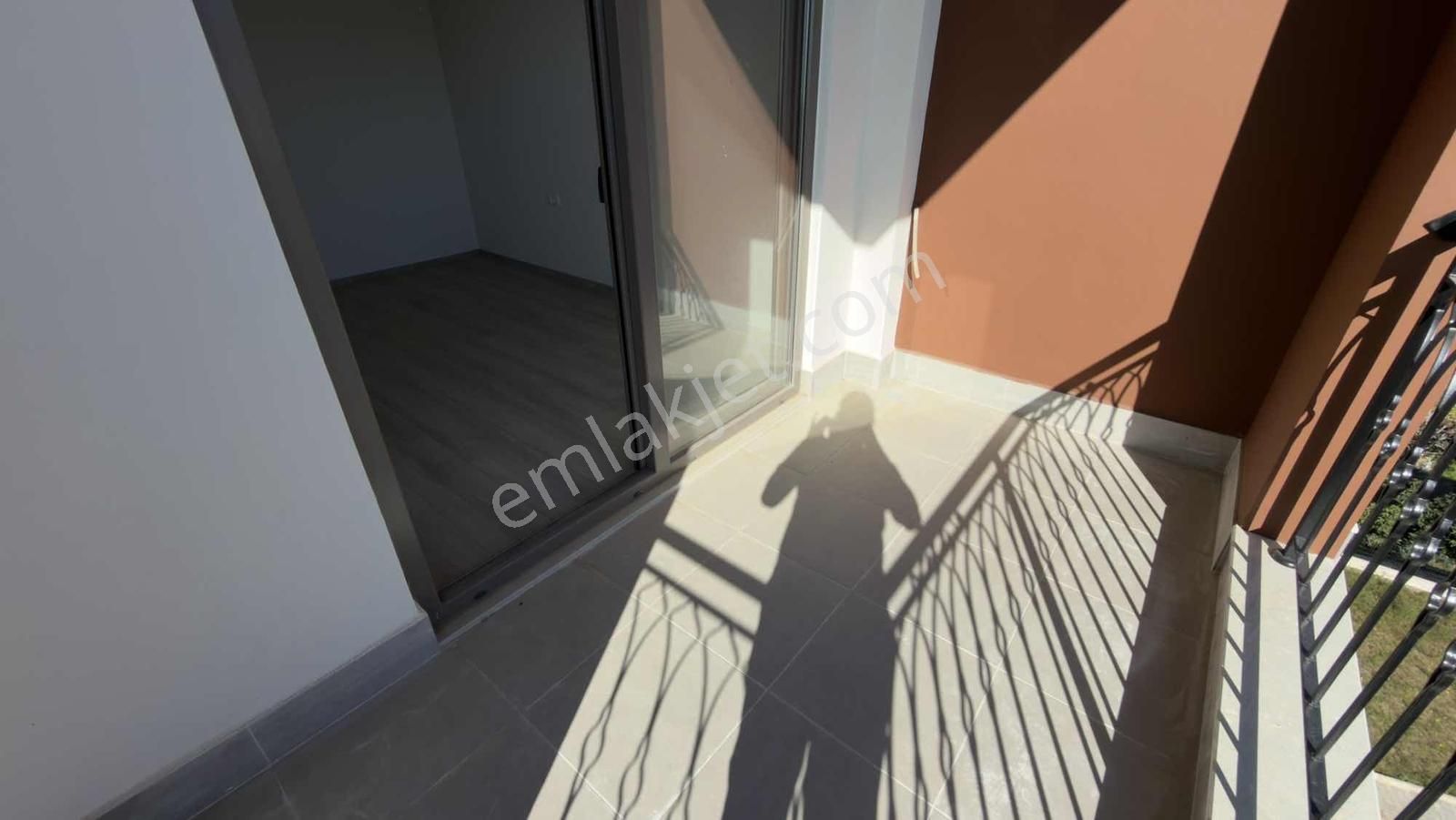 Çıplaklı Mahallesinde Satılık Cadde Üzeri Geniş Kullanışlı Daire - Görsel 13