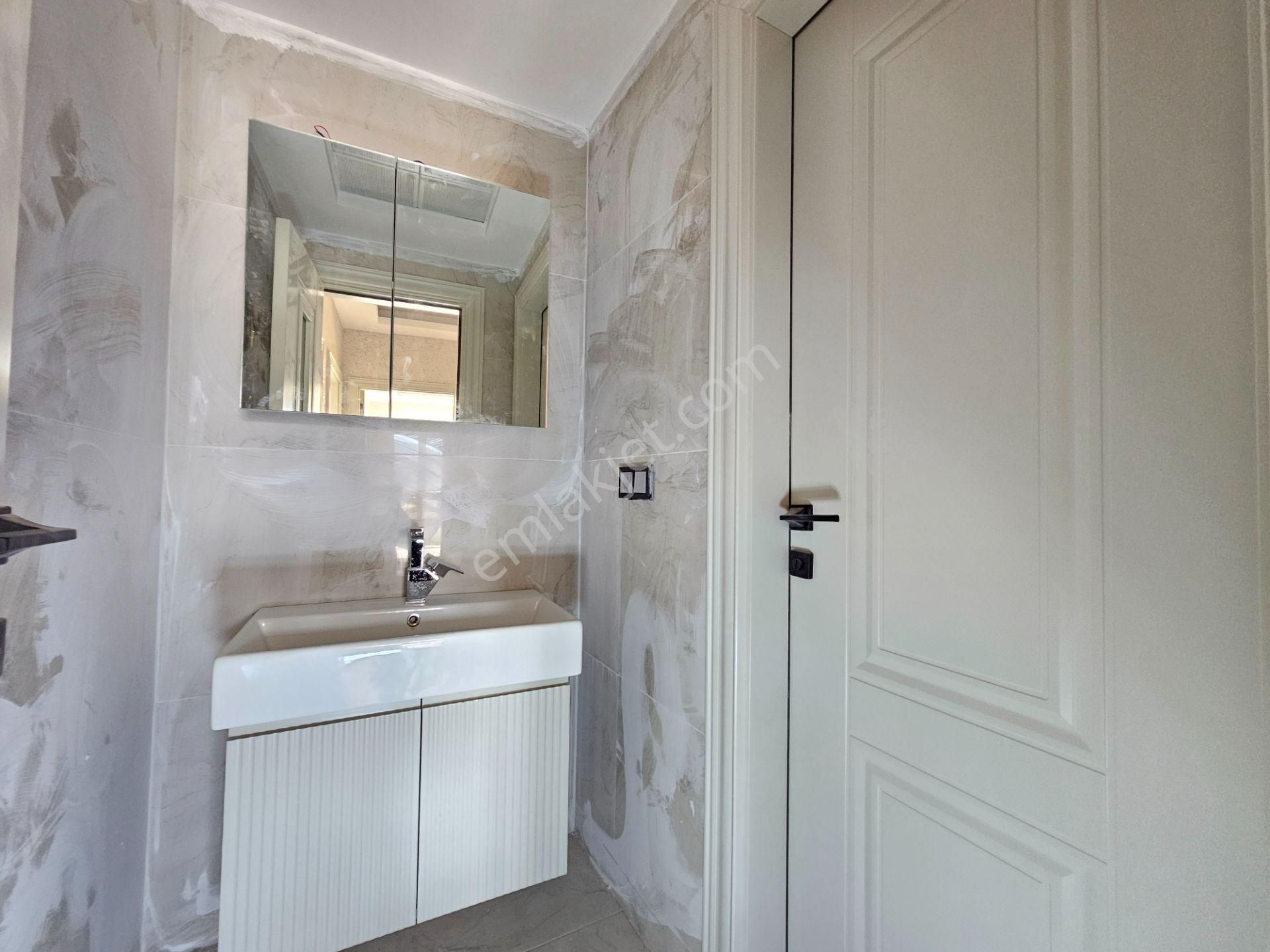 Beyhekim Mah. Şafak Caddesine Yakın İşyapar Gayrimenkul'den Site İçi Lüks Sıfır Geniş 3+1 Daire - Görsel 42