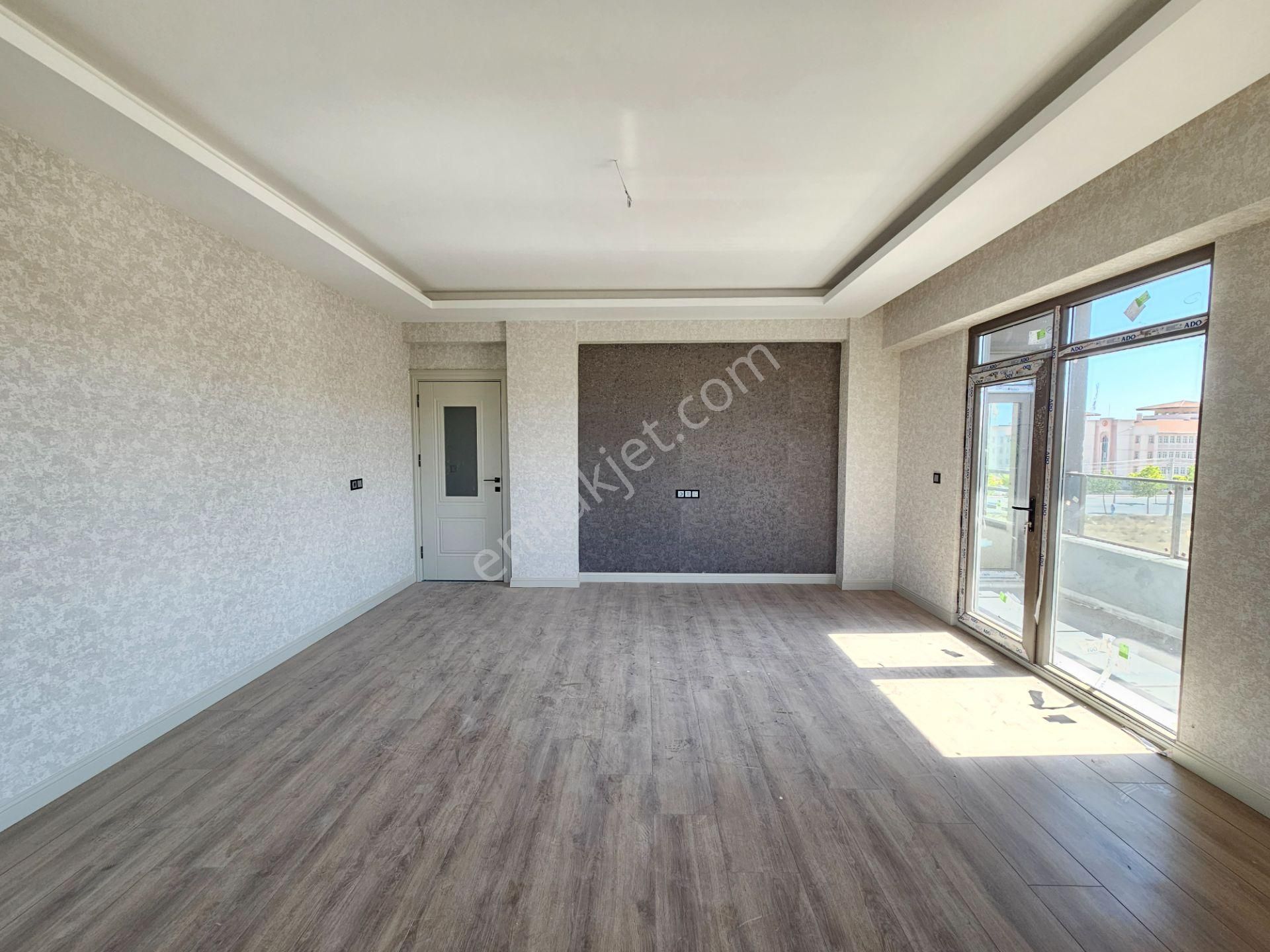 Beyhekim Mah. Şafak Caddesine Yakın İşyapar Gayrimenkul'den Site İçi Lüks Sıfır Geniş 3+1 Daire - Görsel 18