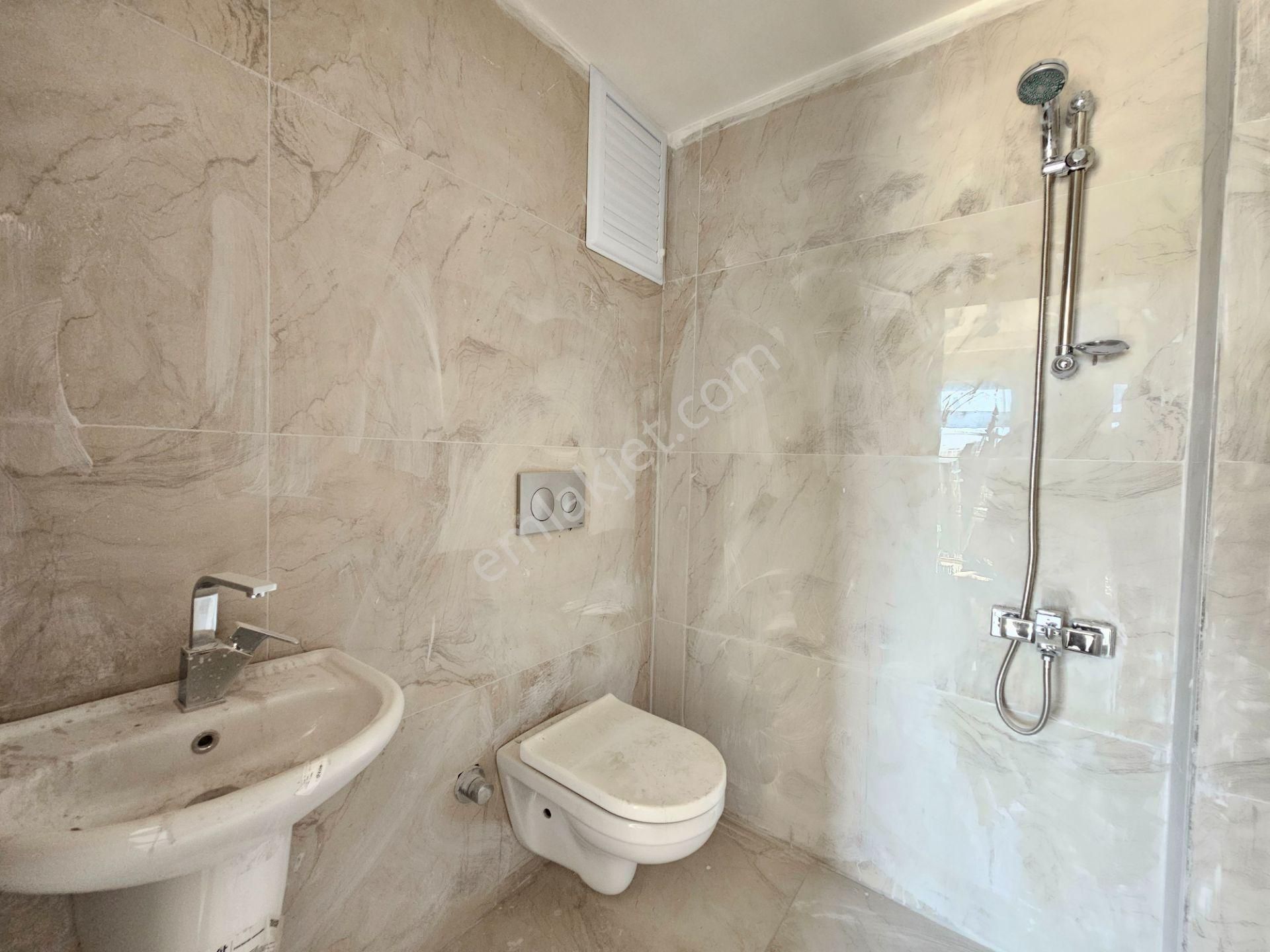 Beyhekim Mah. Şafak Caddesine Yakın İşyapar Gayrimenkul'den Site İçi Lüks Sıfır Geniş 3+1 Daire - Görsel 32