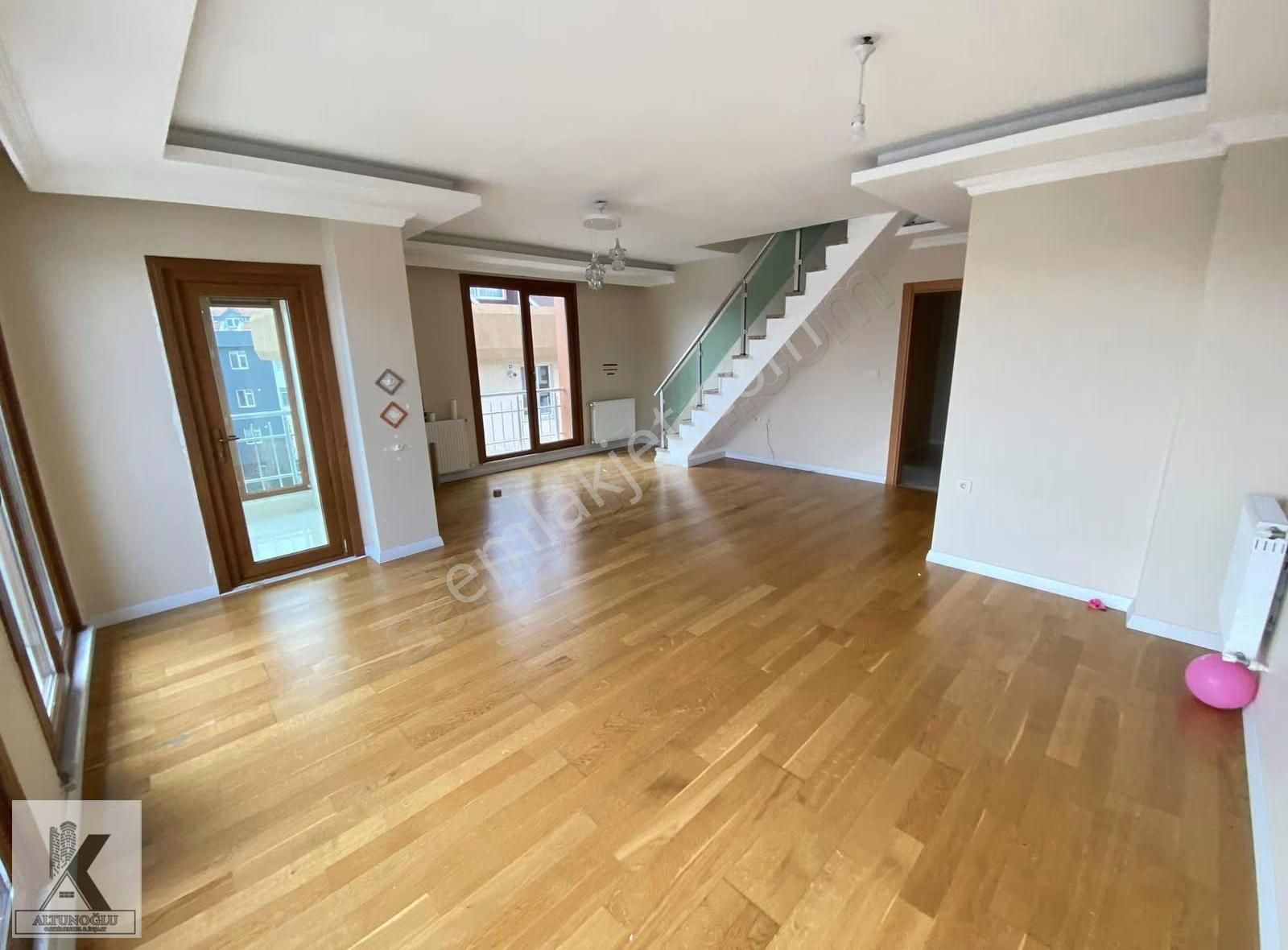 Bahçelievler Mah.cadde Metrobüs Yakını Güvenlikli Otoparklı