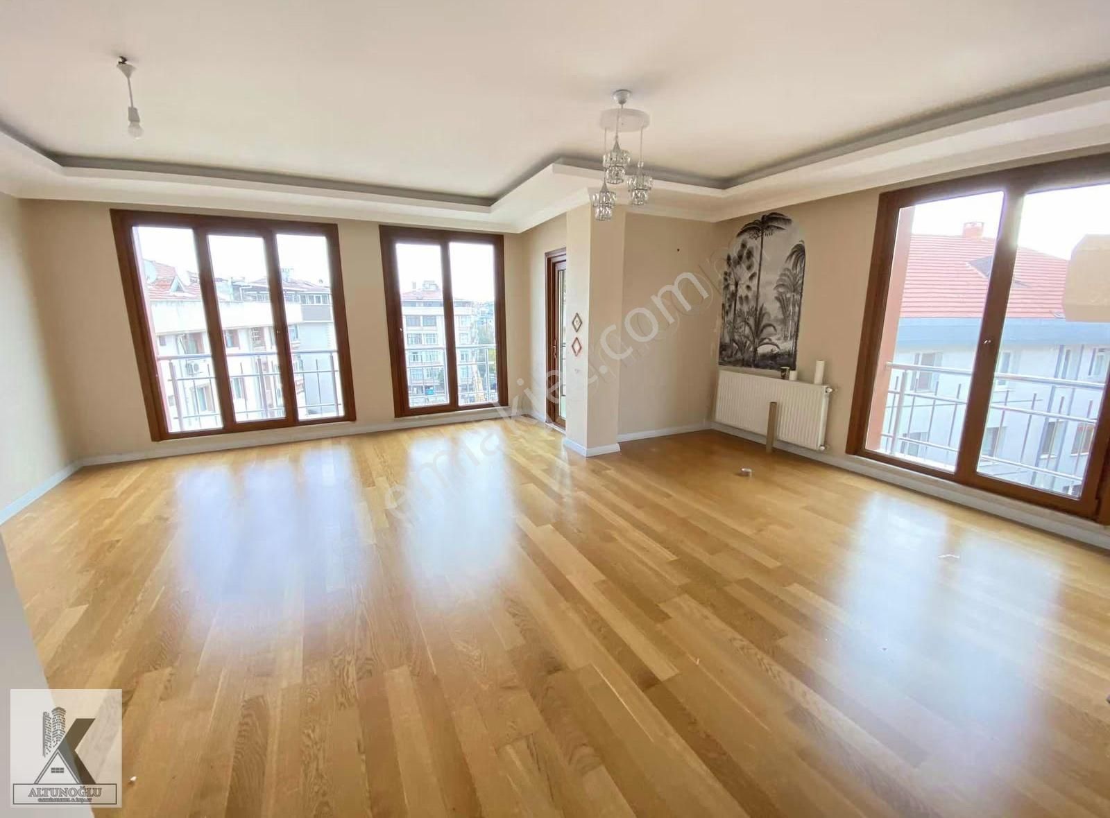 Bahçelievler Mah.cadde Metrobüs Yakını Güvenlikli Otoparklı - Görsel 22