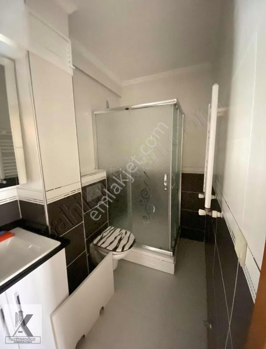 Bahçelievler Mah.cadde Metrobüs Yakını Güvenlikli Otoparklı - Görsel 17