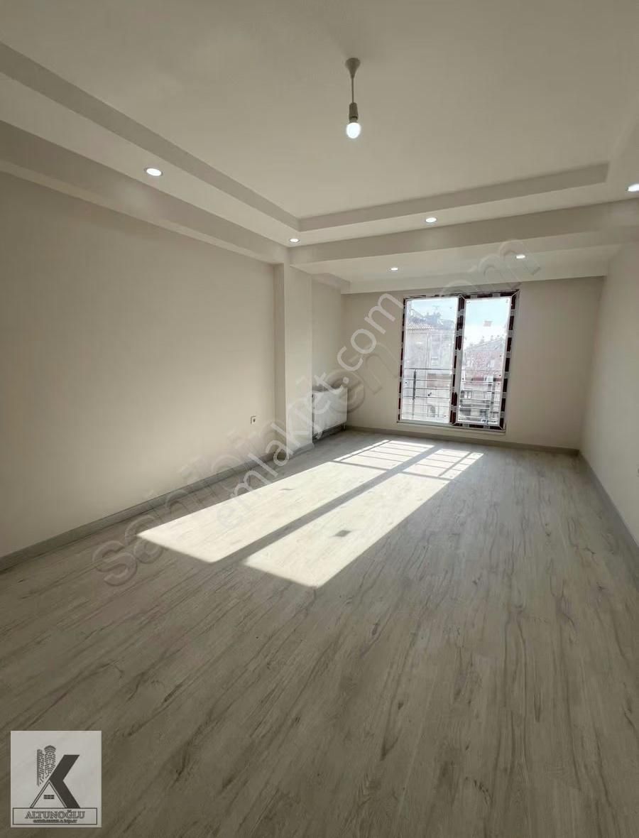 3+1 Cihangirde Kaymakamlık Metrobüs Yakını Sıfır Ara Kat - Görsel 24