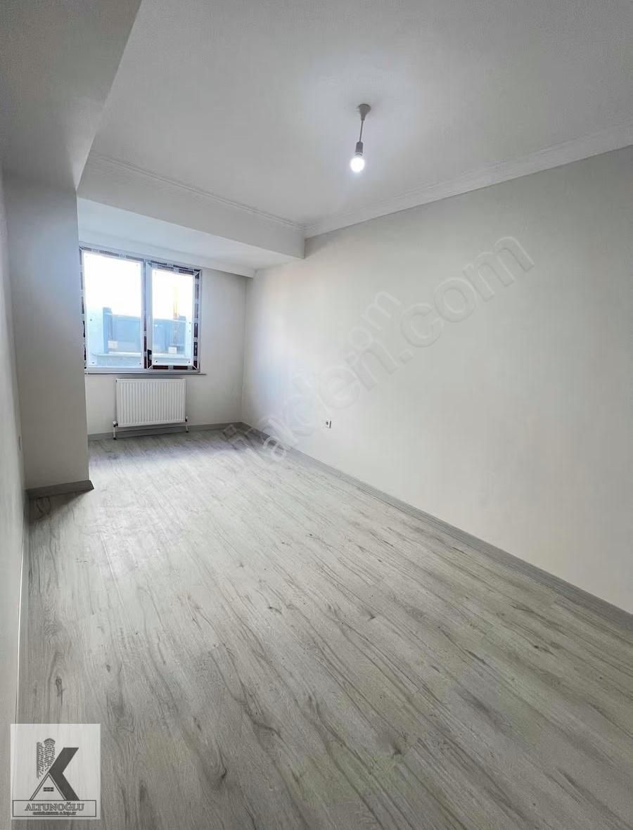 3+1 Cihangirde Kaymakamlık Metrobüs Yakını Sıfır Ara Kat - Görsel 16