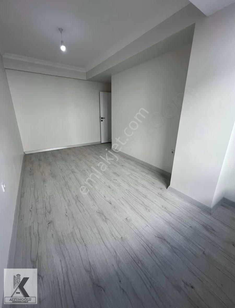 3+1 Cihangirde Kaymakamlık Metrobüs Yakını Sıfır Ara Kat - Görsel 9