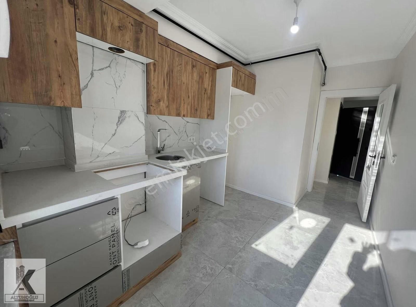 3+1 Cihangirde Kaymakamlık Metrobüs Yakını Sıfır Ara Kat - Görsel 26