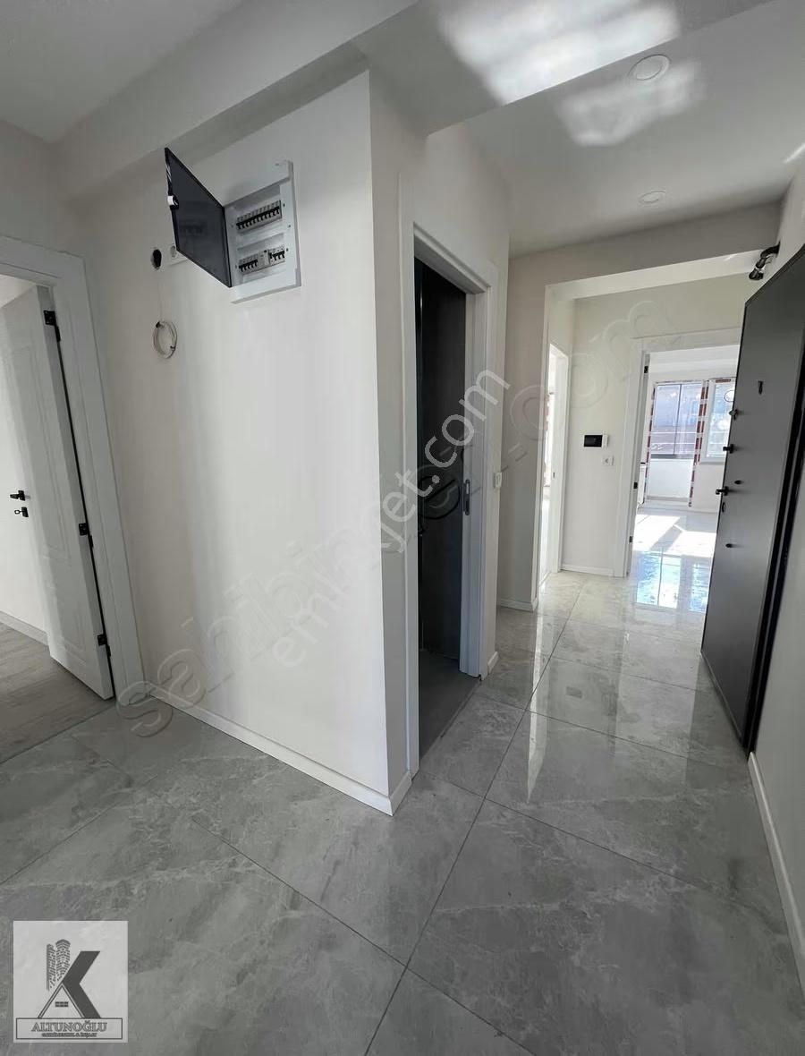 3+1 Cihangirde Kaymakamlık Metrobüs Yakını Sıfır Ara Kat - Görsel 6