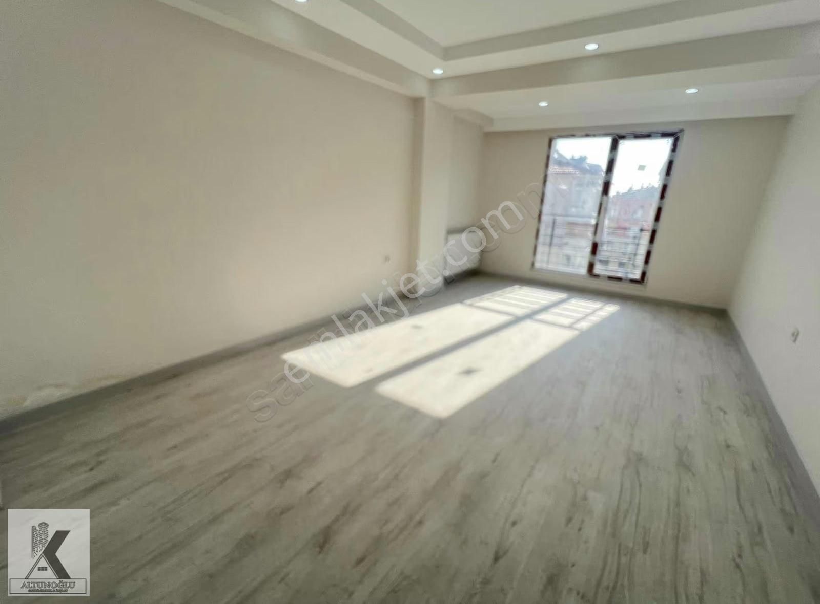 3+1 Cihangirde Kaymakamlık Metrobüs Yakını Sıfır Ara Kat - Görsel 13