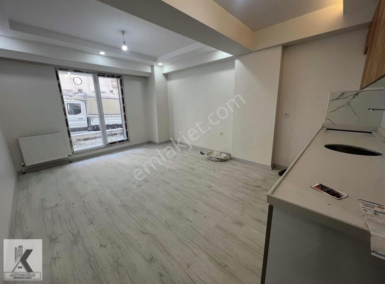 Cadde Ve Metrobüse Yürüme Mesafesinde Butik Site İçinde Sıfır